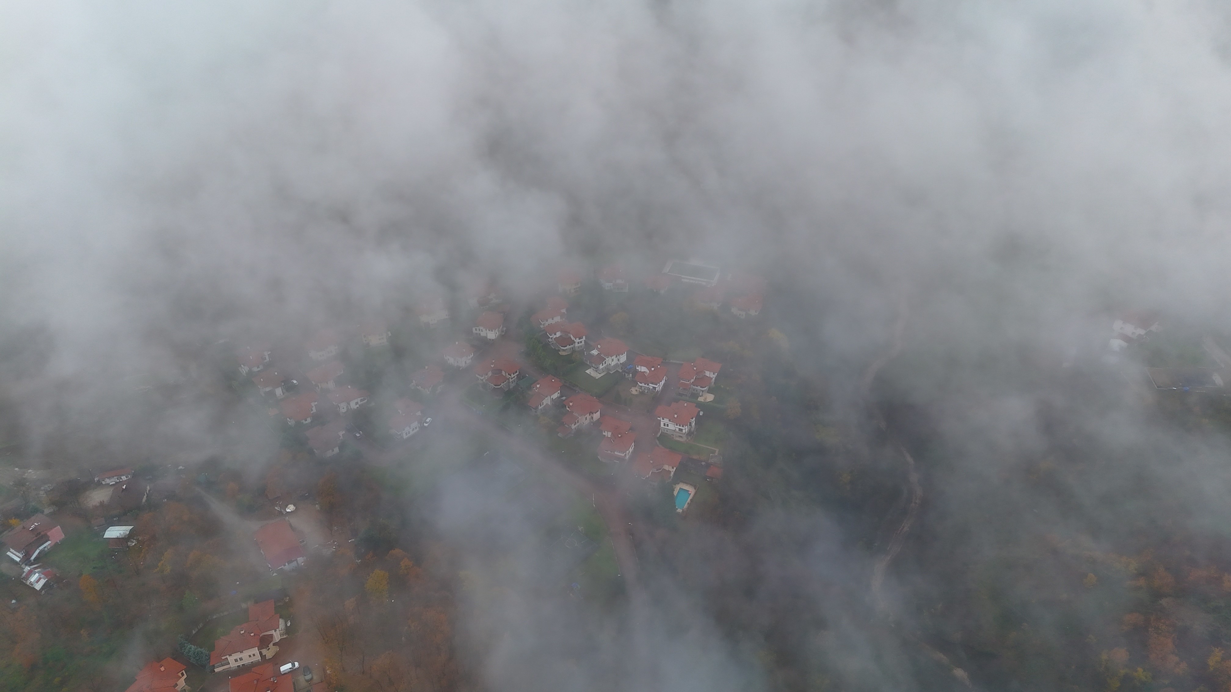 Kocaeli'de Aralık Ayının Son Günlerinde Etkili Olan Sis Ve Sonbaharın Renkleri, Yüksek Kesimlerde Kartpostallık Manzaralar Oluşturdu (3)
