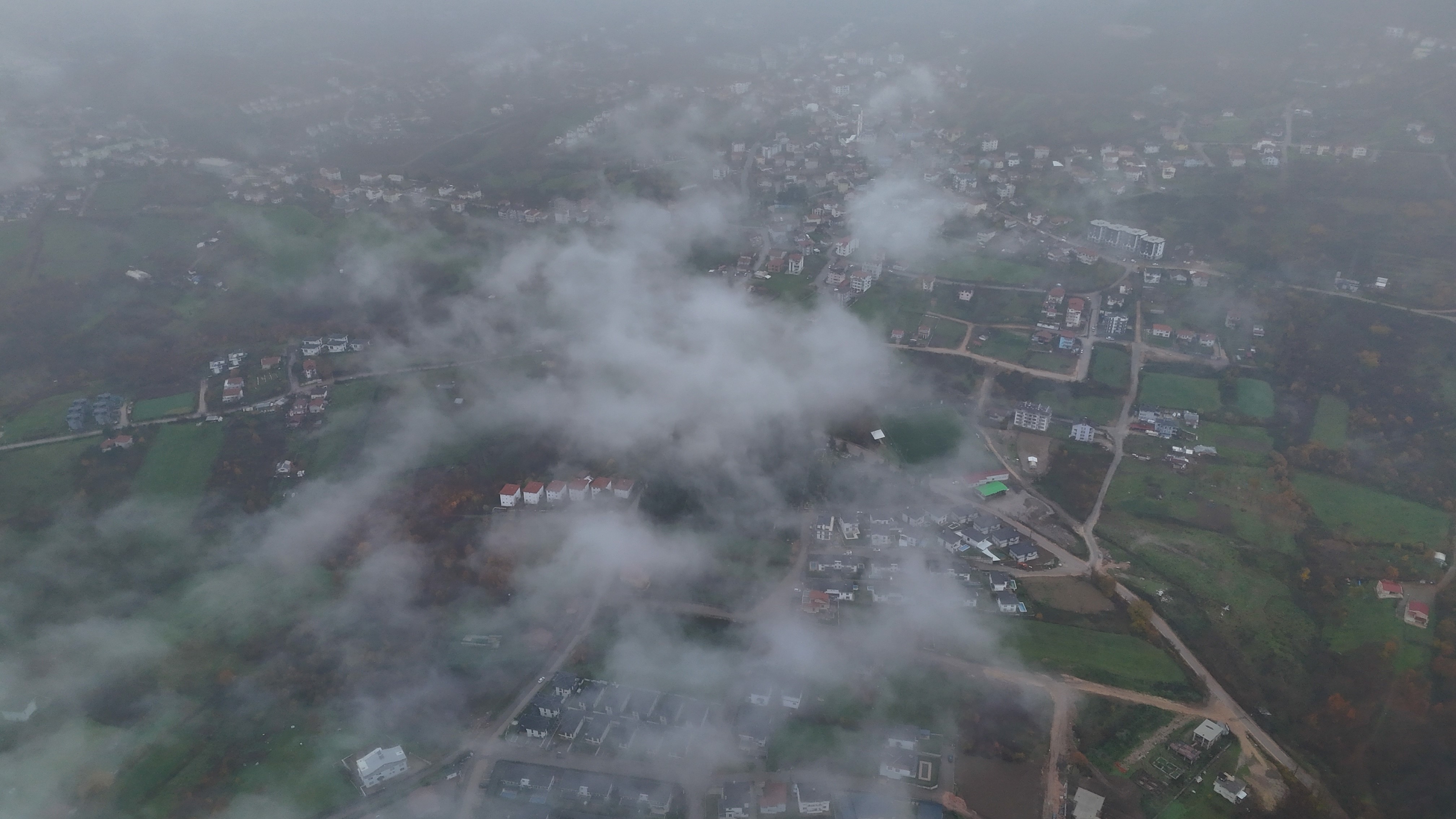Kocaeli'de Aralık Ayının Son Günlerinde Etkili Olan Sis Ve Sonbaharın Renkleri, Yüksek Kesimlerde Kartpostallık Manzaralar Oluşturdu (7)