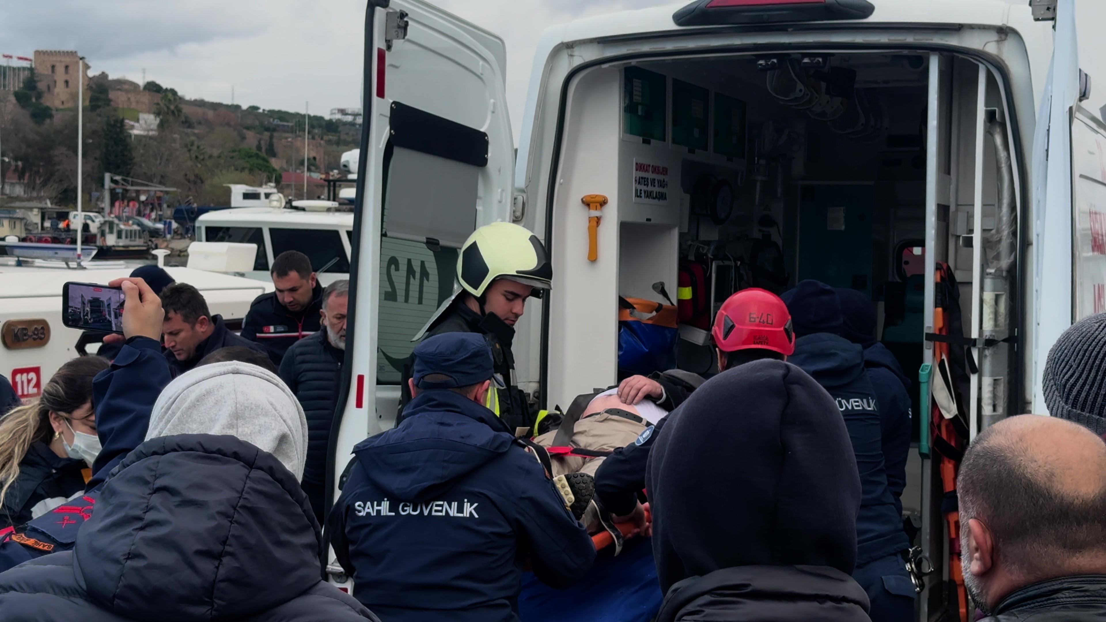 Kocaeli'de Denizde Çırpınan Vatandaş Son Anda Kurtarıldı 01