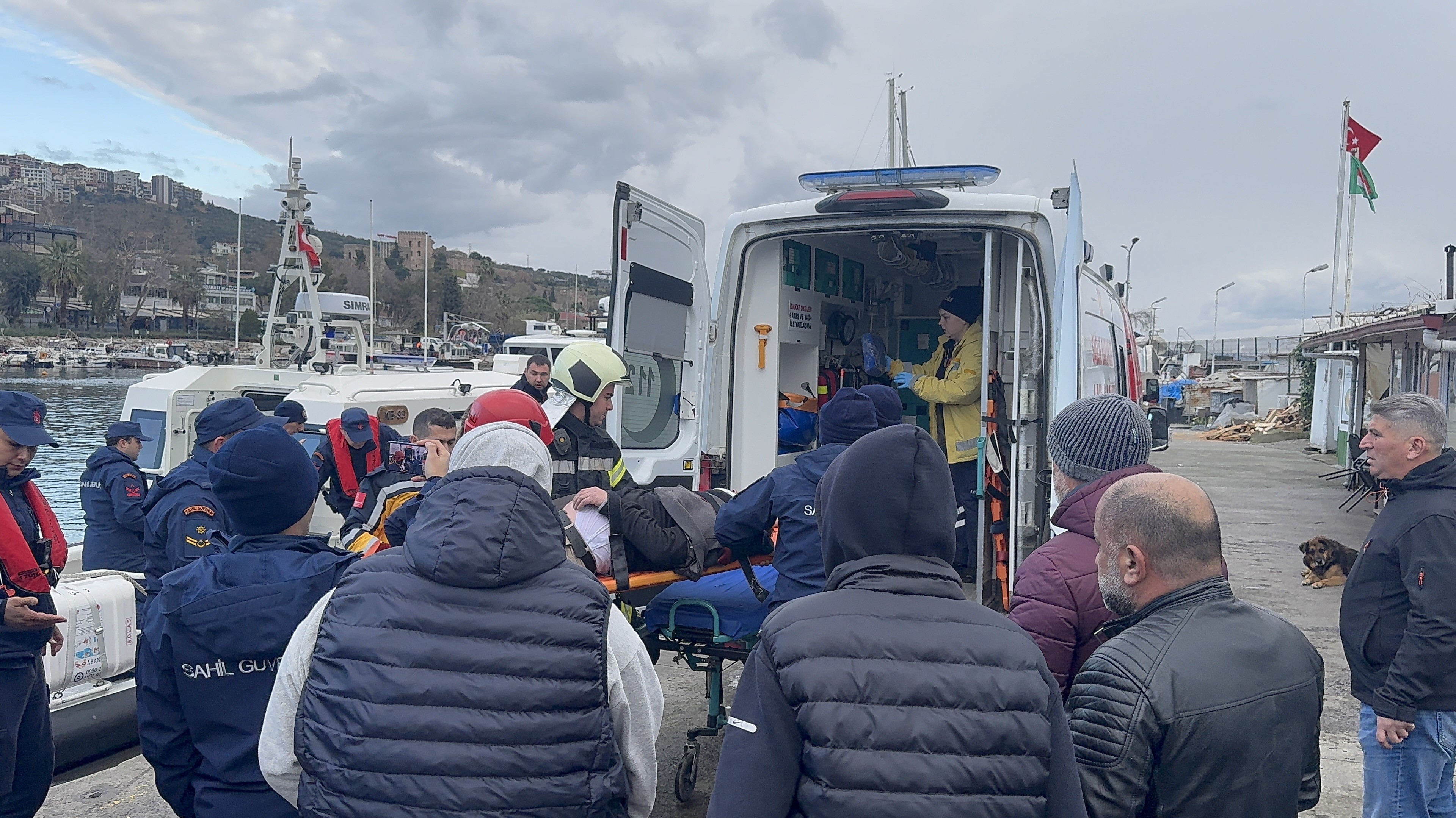 Kocaeli'de Denizde Çırpınan Vatandaş Son Anda Kurtarıldı 02