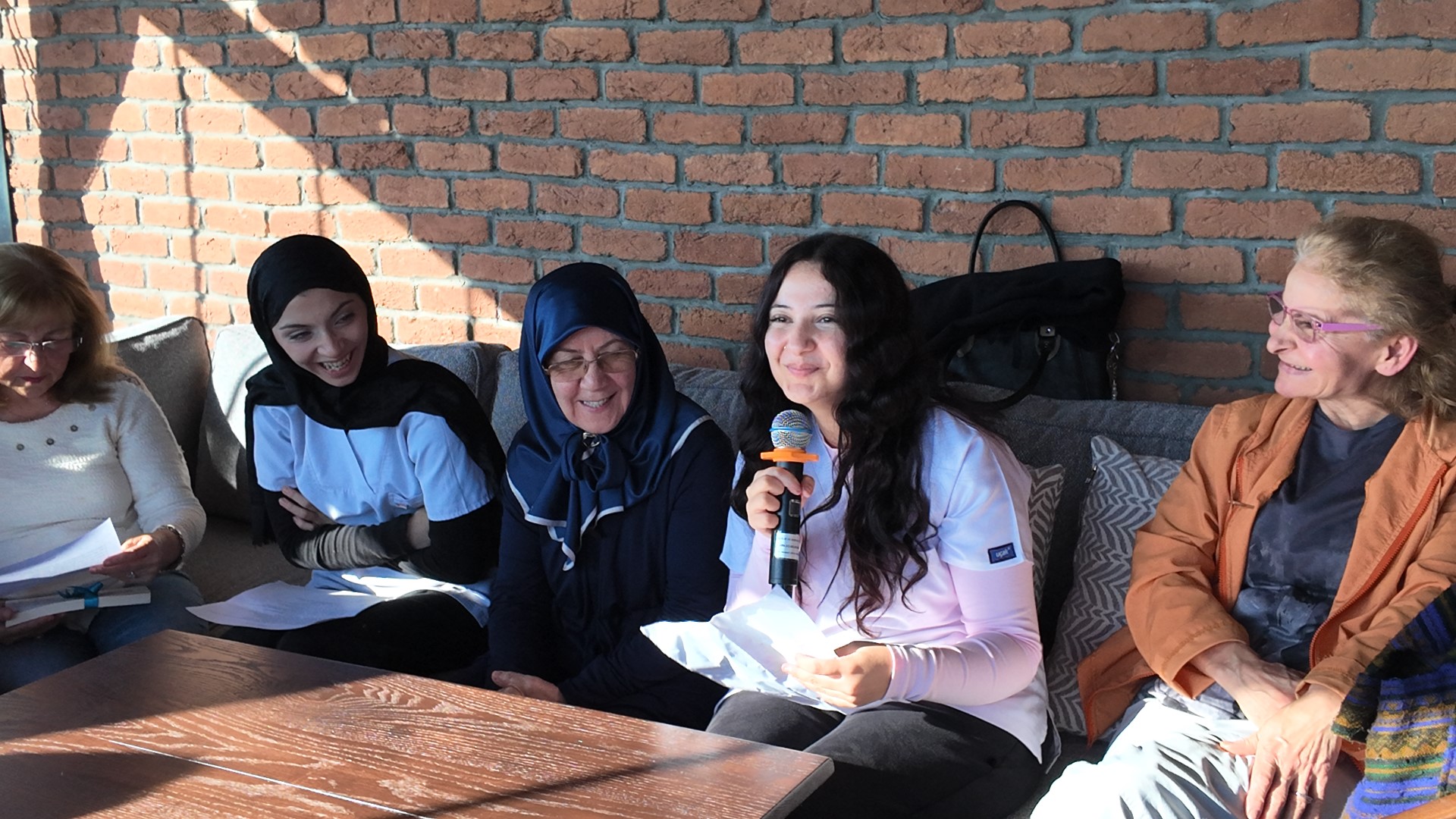 Kocaeli’de Gençler Ve 65 Yaş Üstü Bireyler Oyun Atölyesinde Buluştu (3)