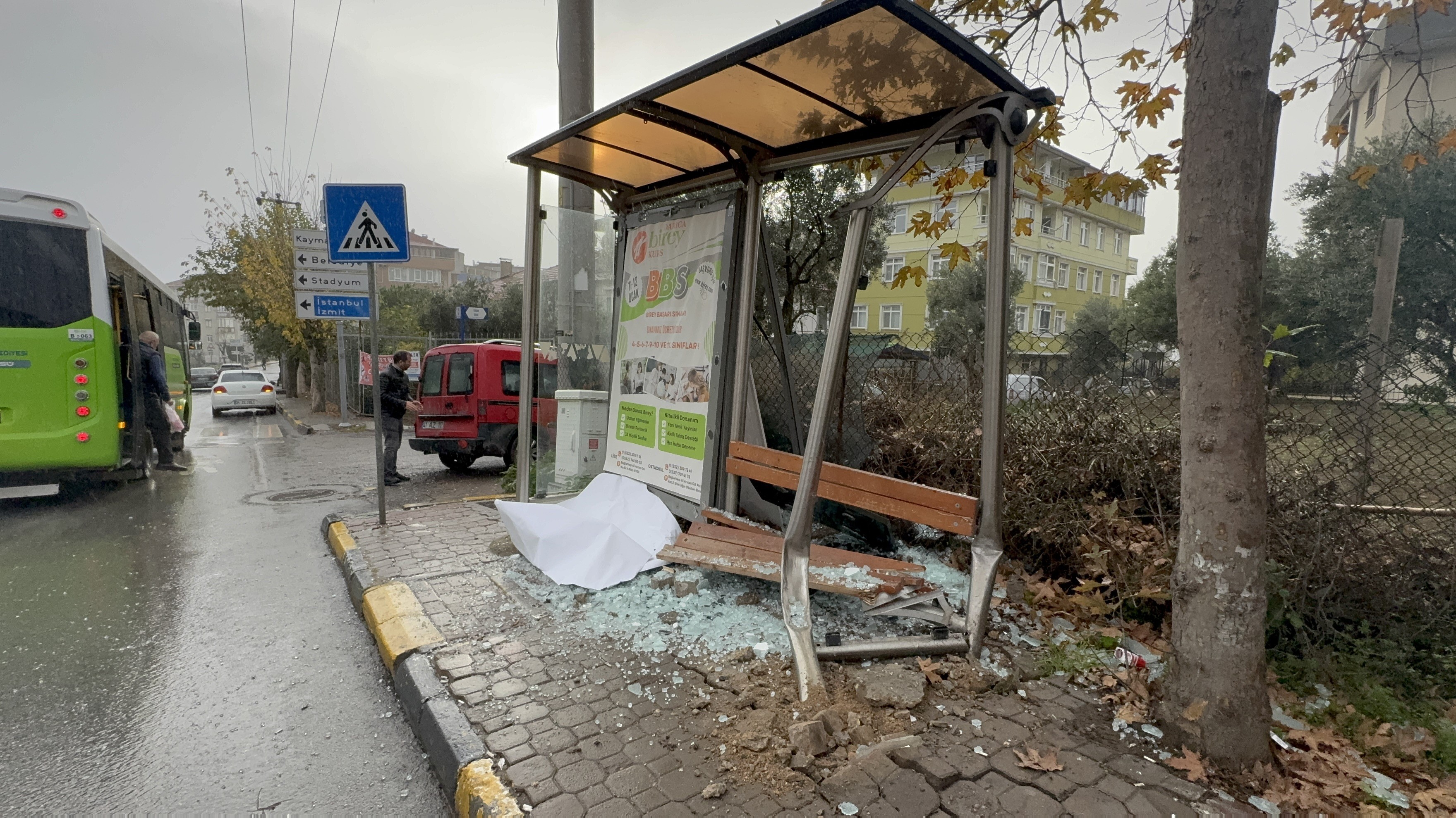 Kocaeli'de Sürücüsüz Araç Paniğe Neden Oldu! 01