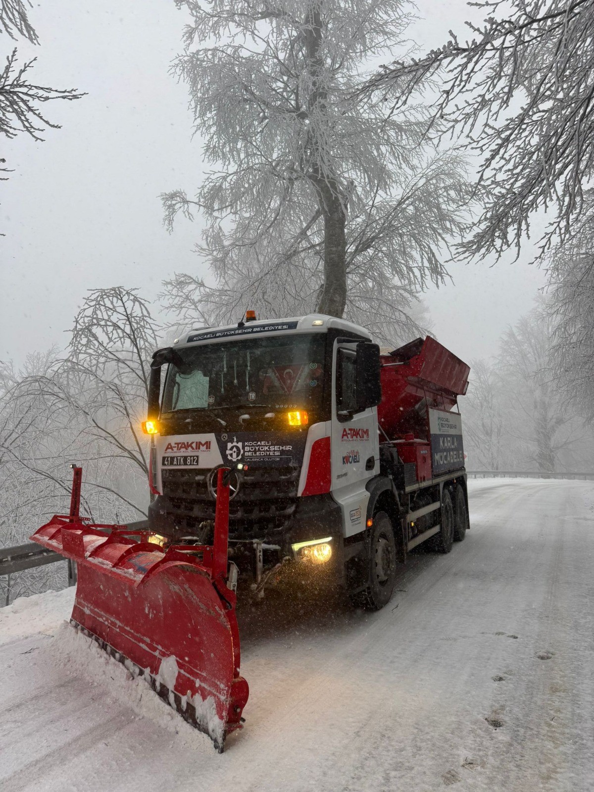 Kocaeli’de Yüksek Kesimlerde Kar Etkisini Sürdürüyor 1.200 Personel Sahada (1)