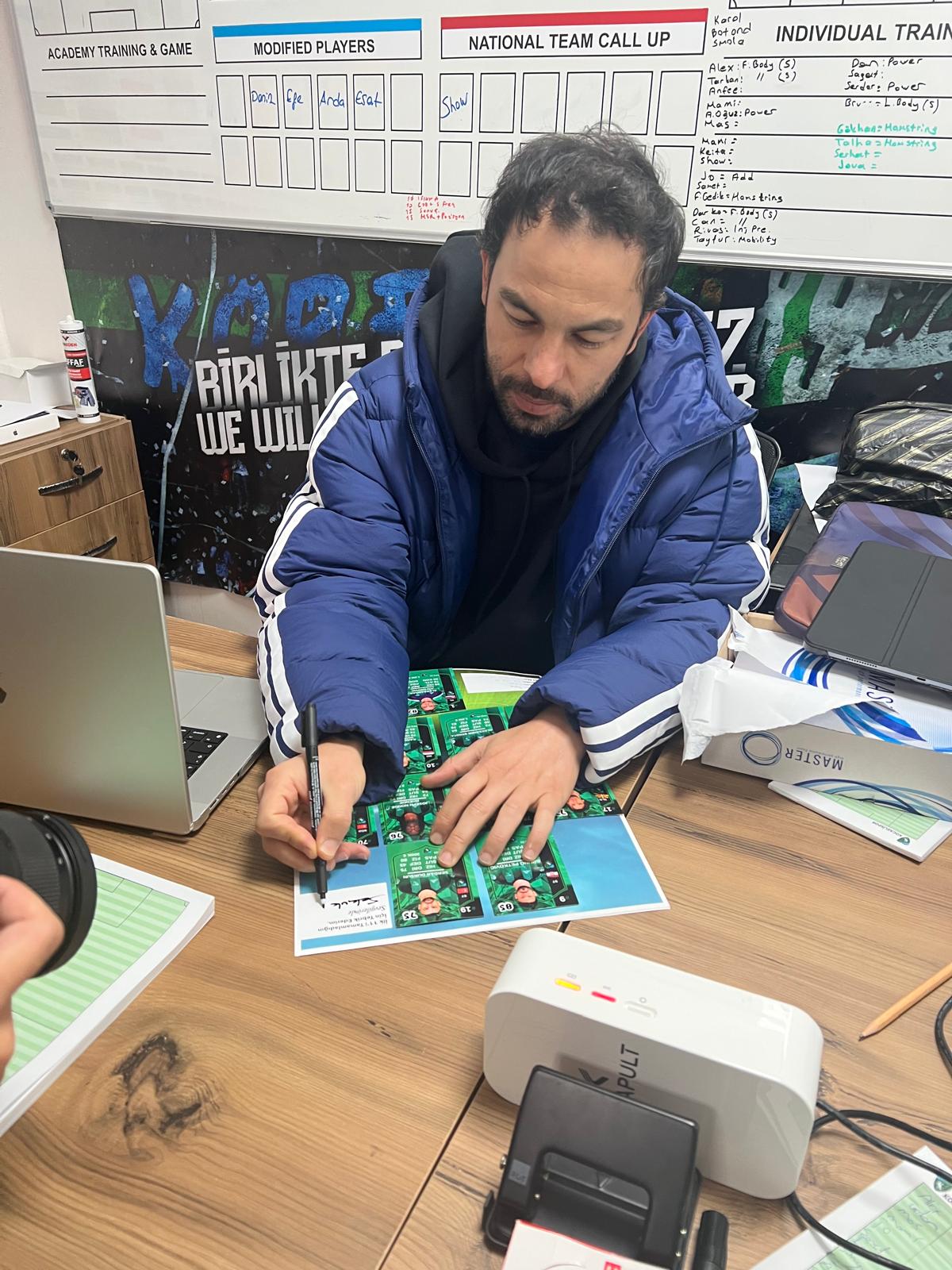 Kocaelispor’dan Minik Taraftarlara İmzalı İlk 11 Sürprizi 1