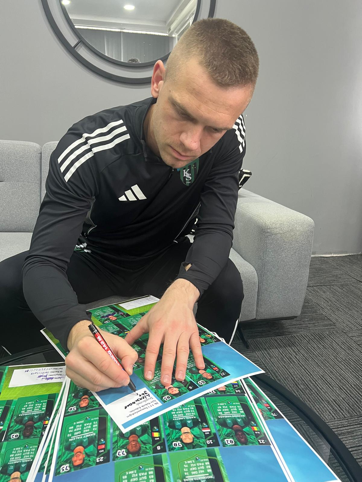 Kocaelispor’dan Minik Taraftarlara İmzalı İlk 11 Sürprizi 6