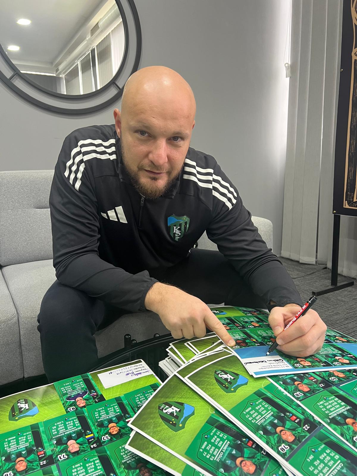 Kocaelispor’dan Minik Taraftarlara İmzalı İlk 11 Sürprizi 7