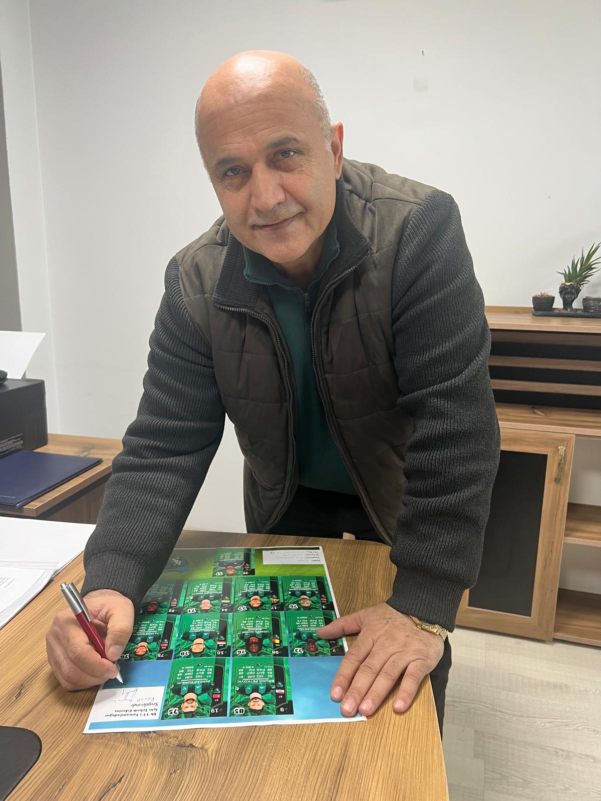 Kocaelispor’dan Minik Taraftarlara İmzalı İlk 11 Sürprizi 8