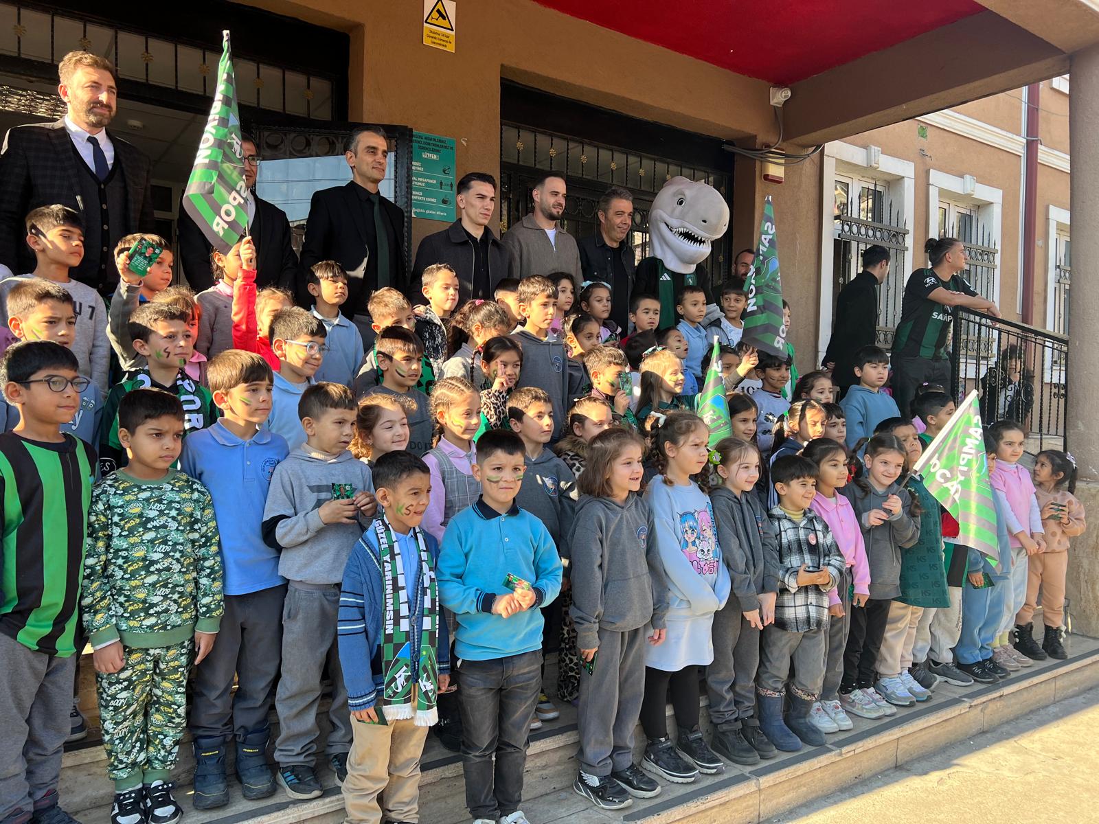 Kocaelisporlu Futbolcular Okullarda Coşkuyla Karşılandı (5)