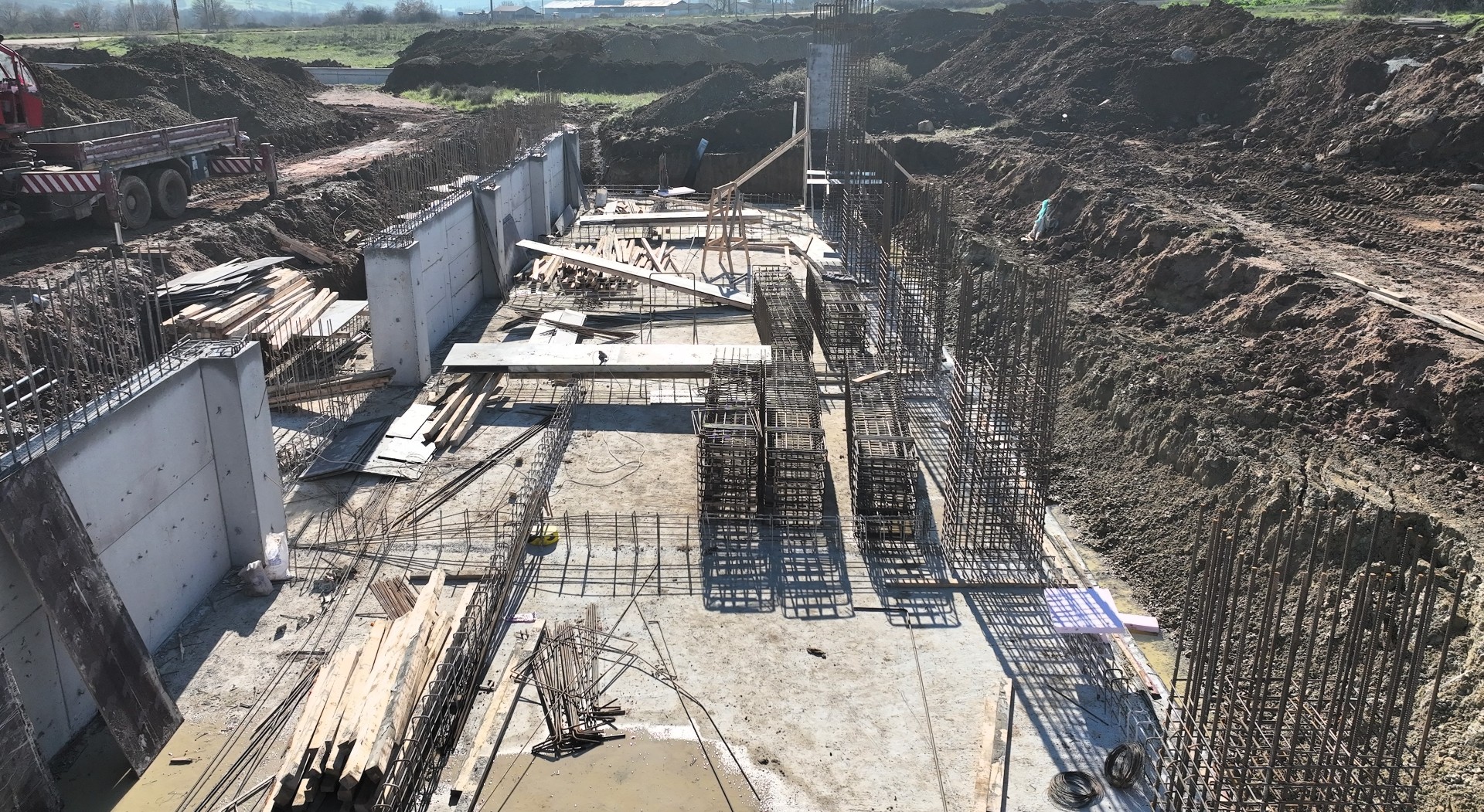 Körfez Sevindikli'de Spor Kompleksi Çalışmaları Sürüyor (4)