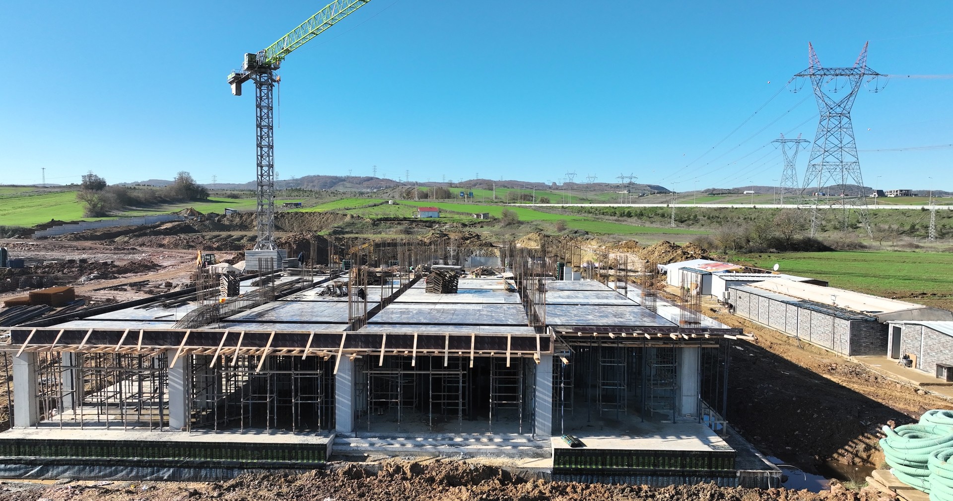 Körfez Sevindikli'de Spor Kompleksi Çalışmaları Sürüyor (5)