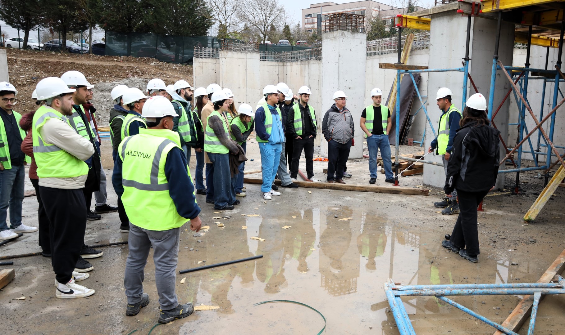 Koü'lü Öğrenciler Büyükşehir'in Projesini İnceledi 4