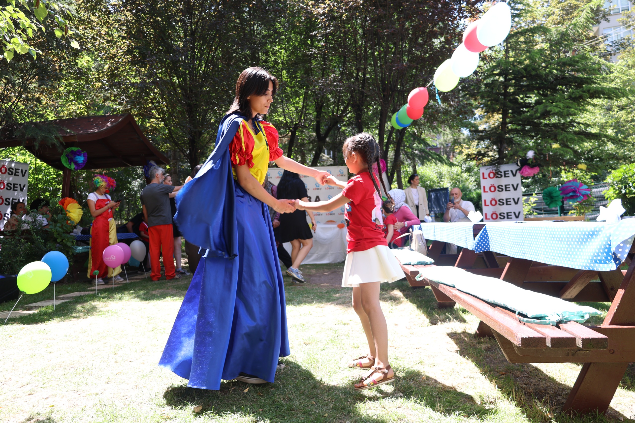 Lösev “Sen Varsan Biz Varız” (1)