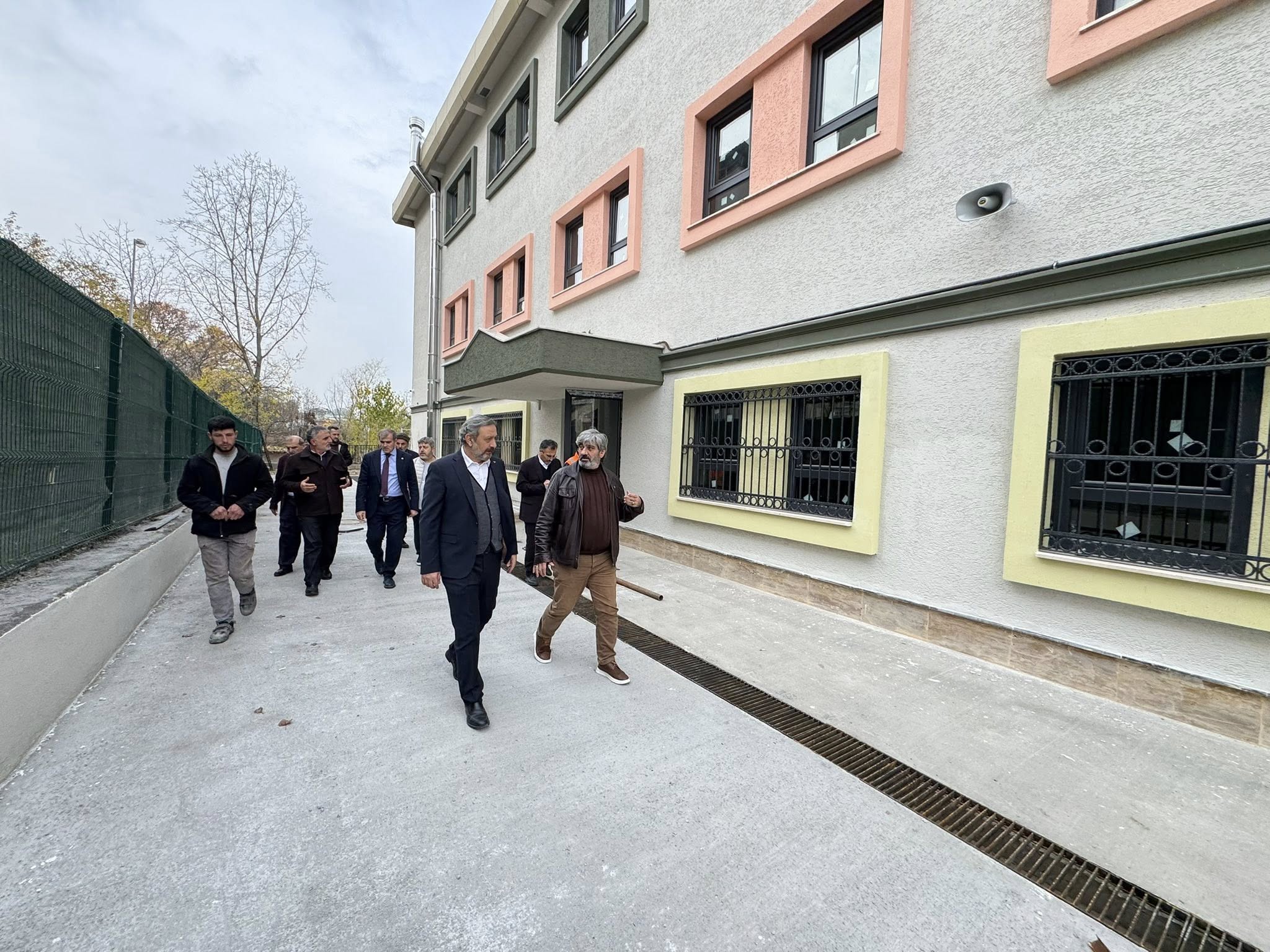 Mehmet Akif Yılmaz, Başiskele’de Yeni Ortaokul İnşaatını İnceledi (1)