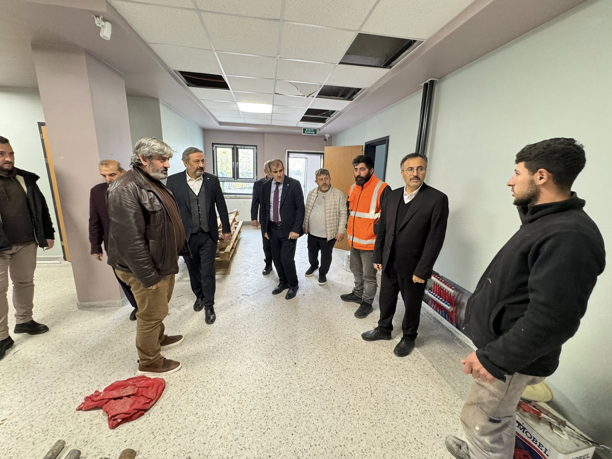 Mehmet Akif Yılmaz, Başiskele’de Yeni Ortaokul İnşaatını İnceledi (10)