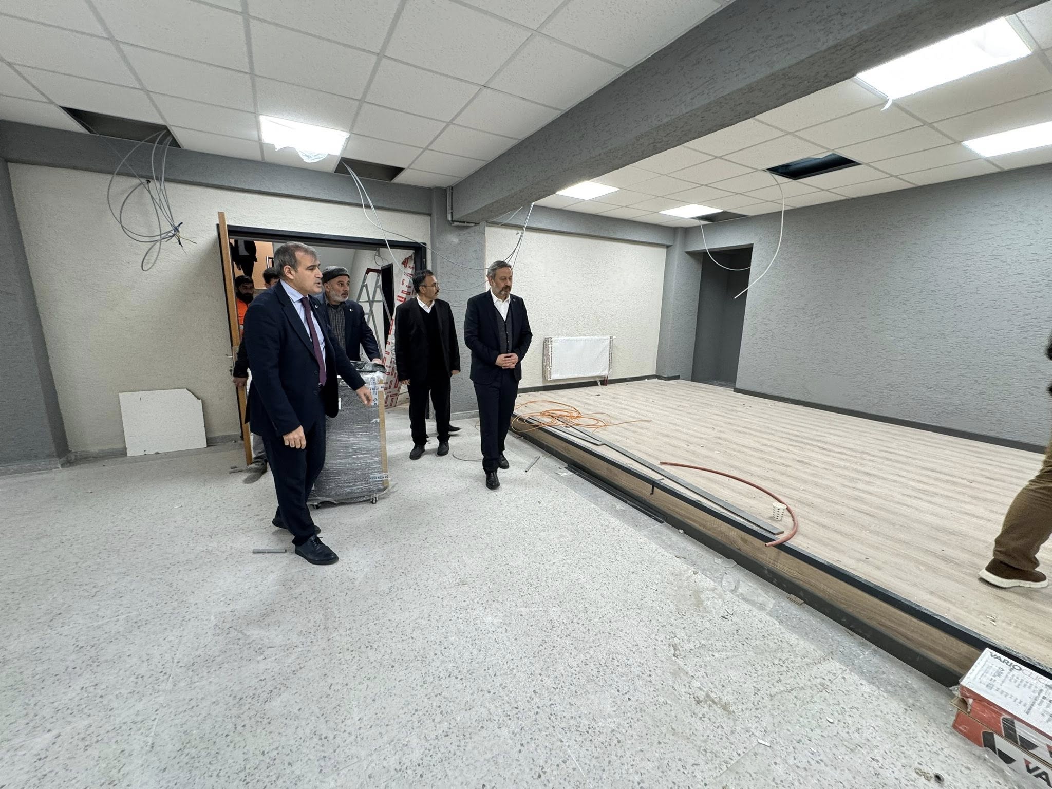 Mehmet Akif Yılmaz, Başiskele’de Yeni Ortaokul İnşaatını İnceledi (3)