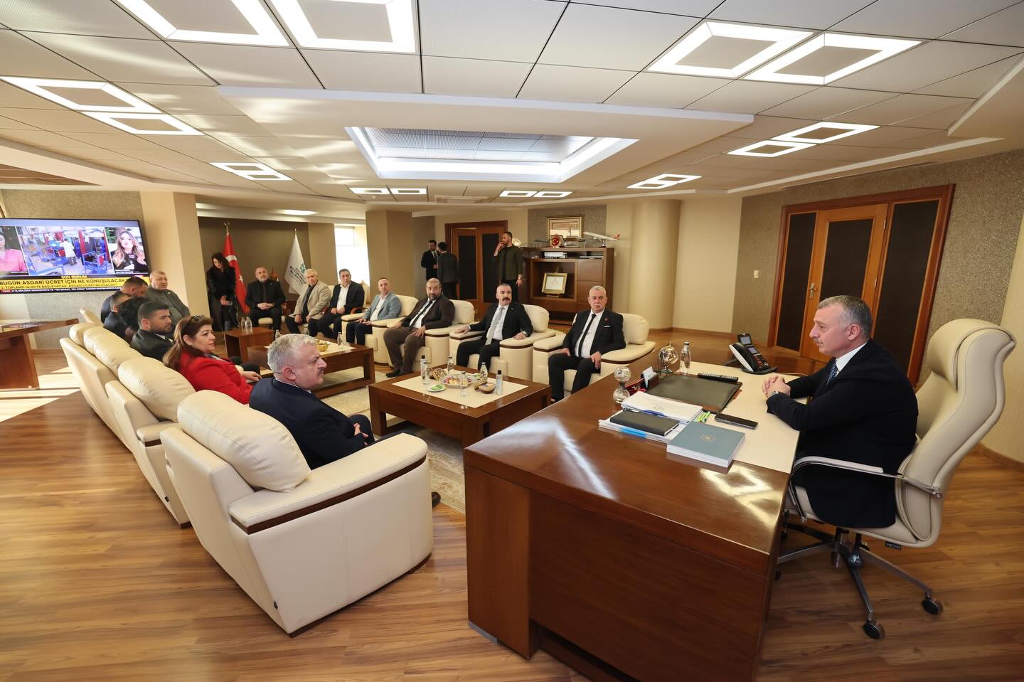 Mhp Kocaeli İl Başkanı Tuncay Batı Ve 12 Ilçe Başkanı, Büyükşehir Belediye Başkanı Tahir Büyükakın’ı Makamında Ziyaret Etti (3)