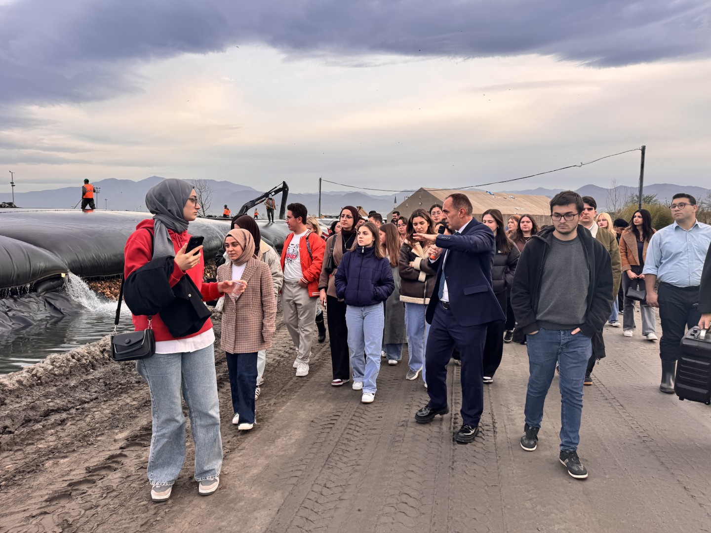 Öğrenciler İzmit Körfezi Dip Çamuru Projesini Yerinde İnceledi! (2)