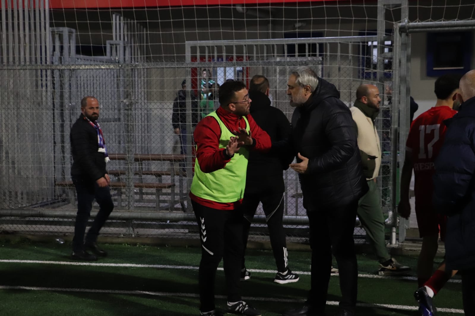 Olaylı Maç Tatil Oldu (4)