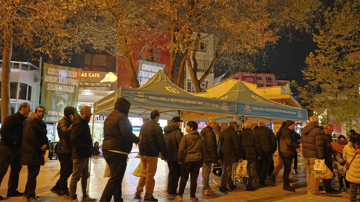 Regaib Kandili’nde Kocaeli Büyükşehir’den Vatandaşa Kandil Simidi (3)