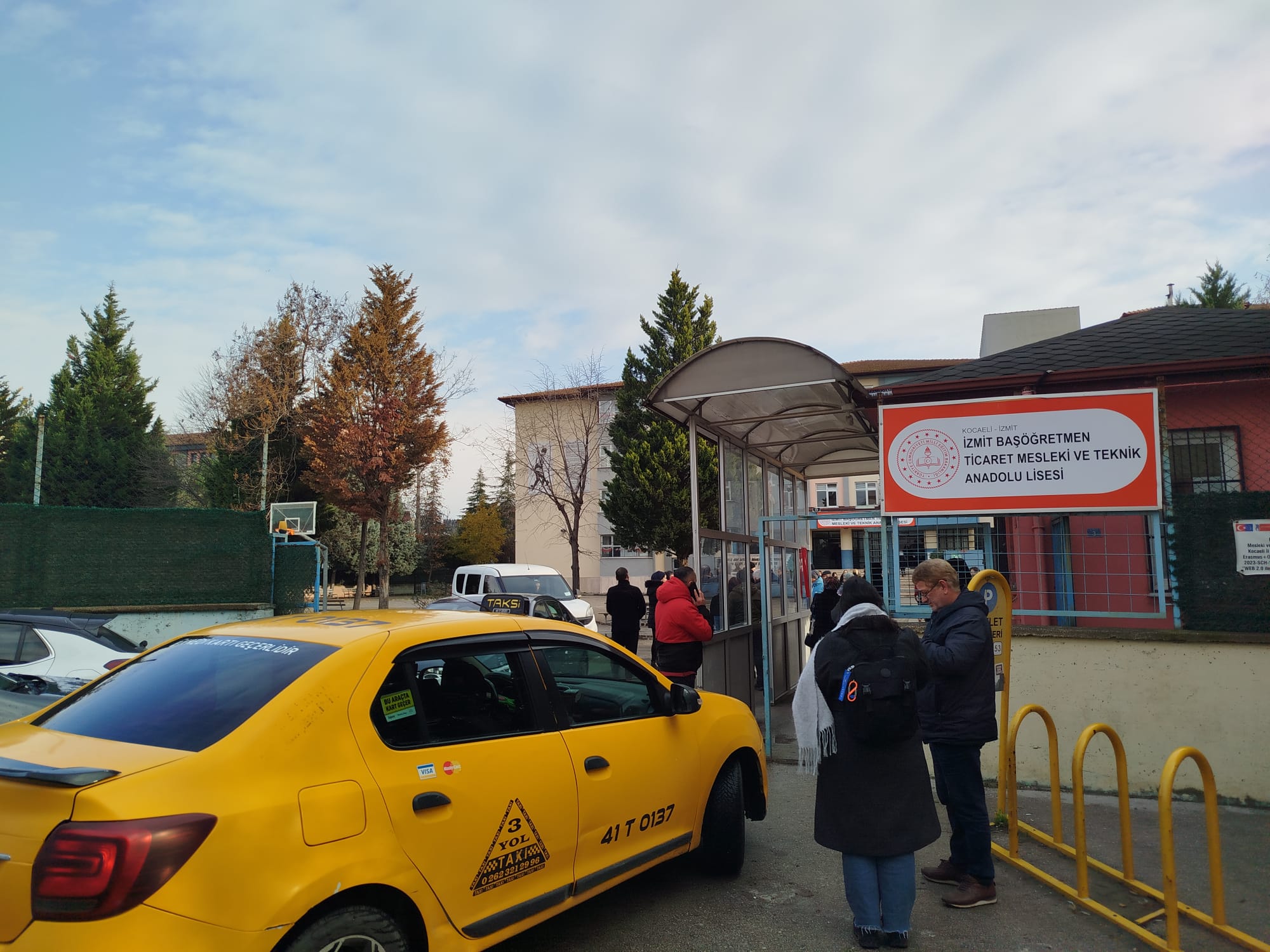 Son Dakika! Yahyakaptan Başöğretmen Lisesi'ne Silahlı Saldırı 3