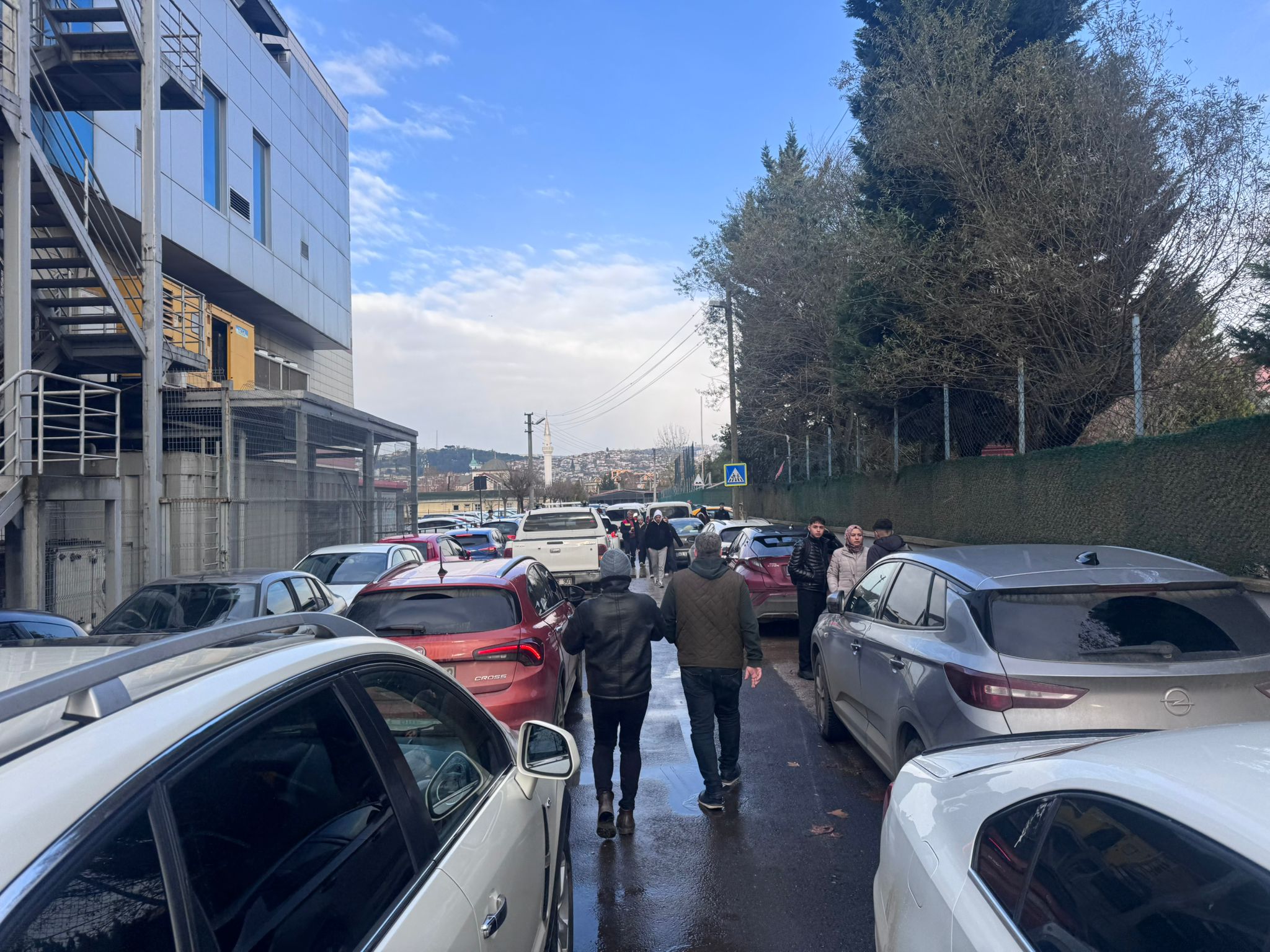 Son Dakika! Yahyakaptan Başöğretmen Lisesi'ne Silahlı Saldırı5