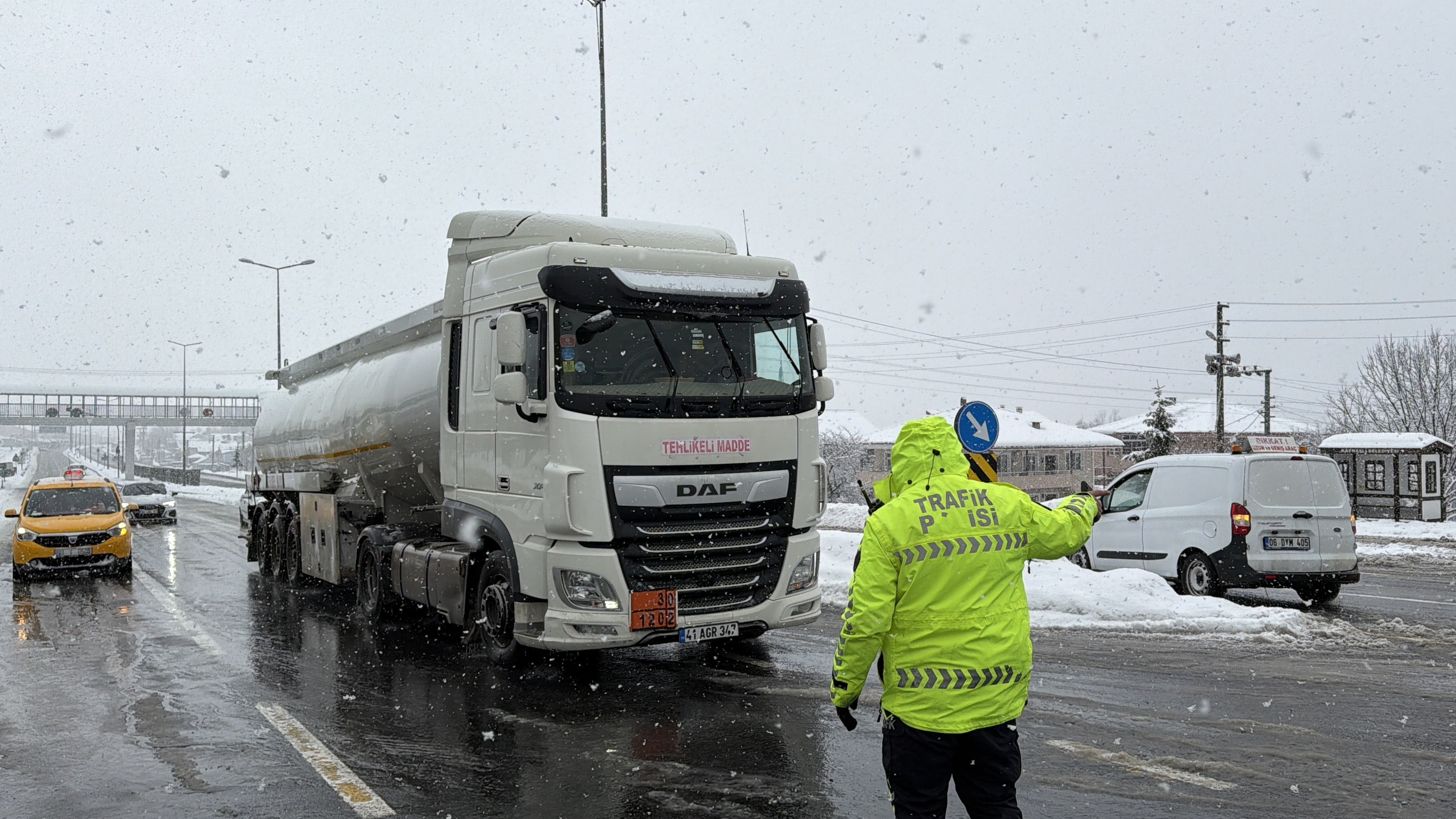 Sürücüler Dikkat! Bolu Dağı Trafiğe Kapatıldı! 01
