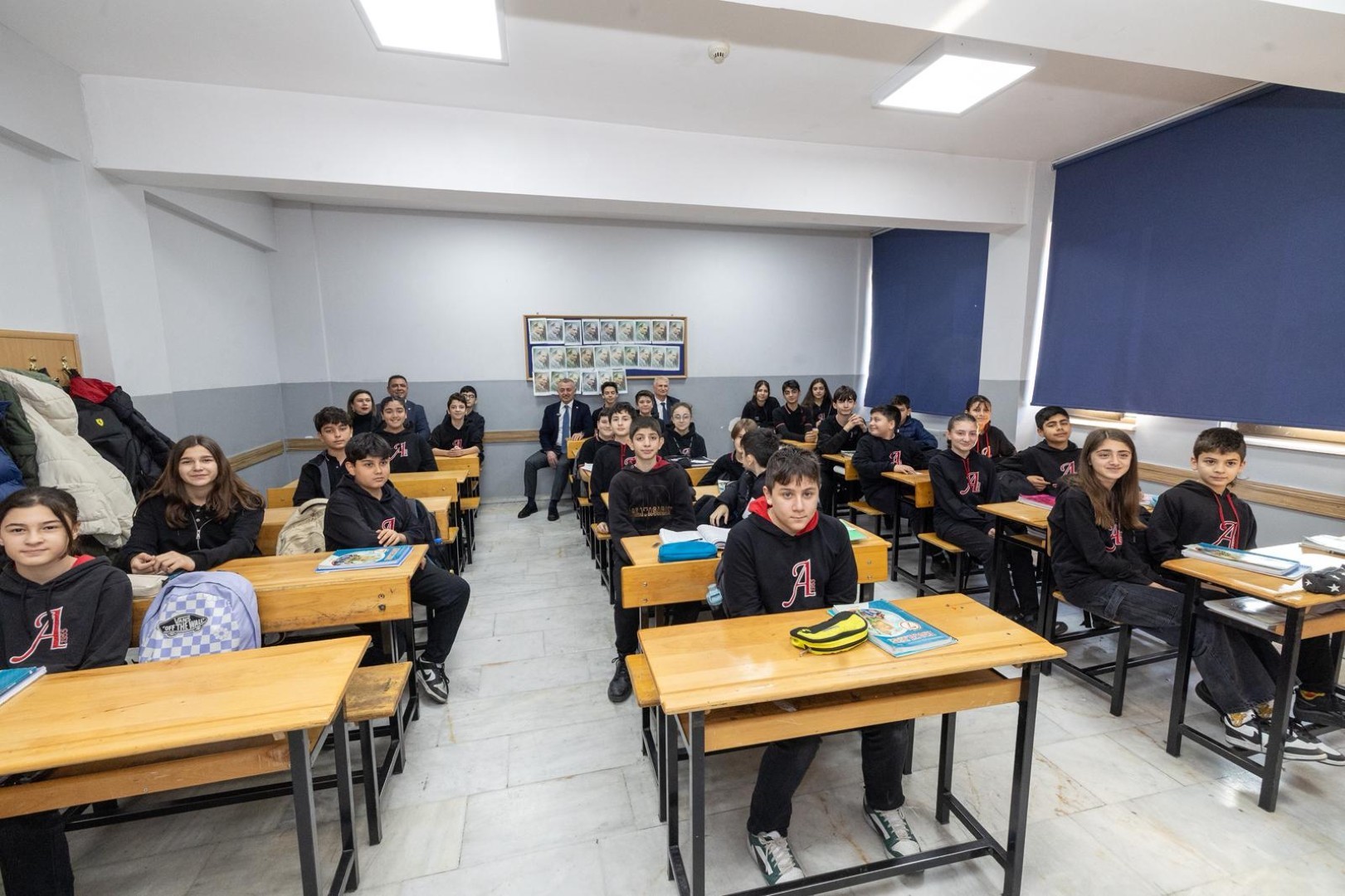 Tahir Büyükakın, Sınıf Başkanı Berat’ın Seçim Vaadini Yerine Getirdi 05