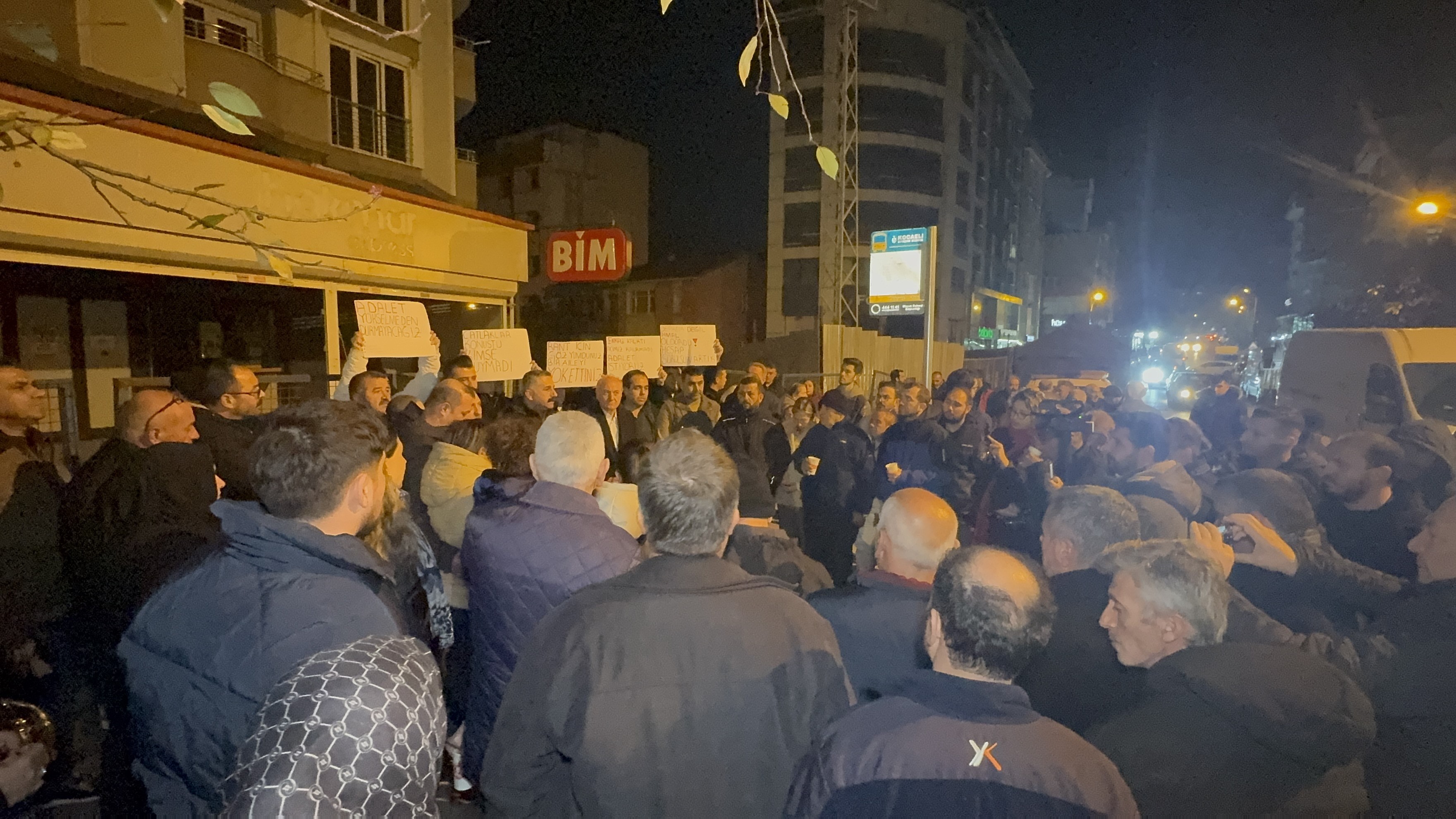 Tahliye Edilen Sakinler Zemin Raporlarını Bekliyor (6)