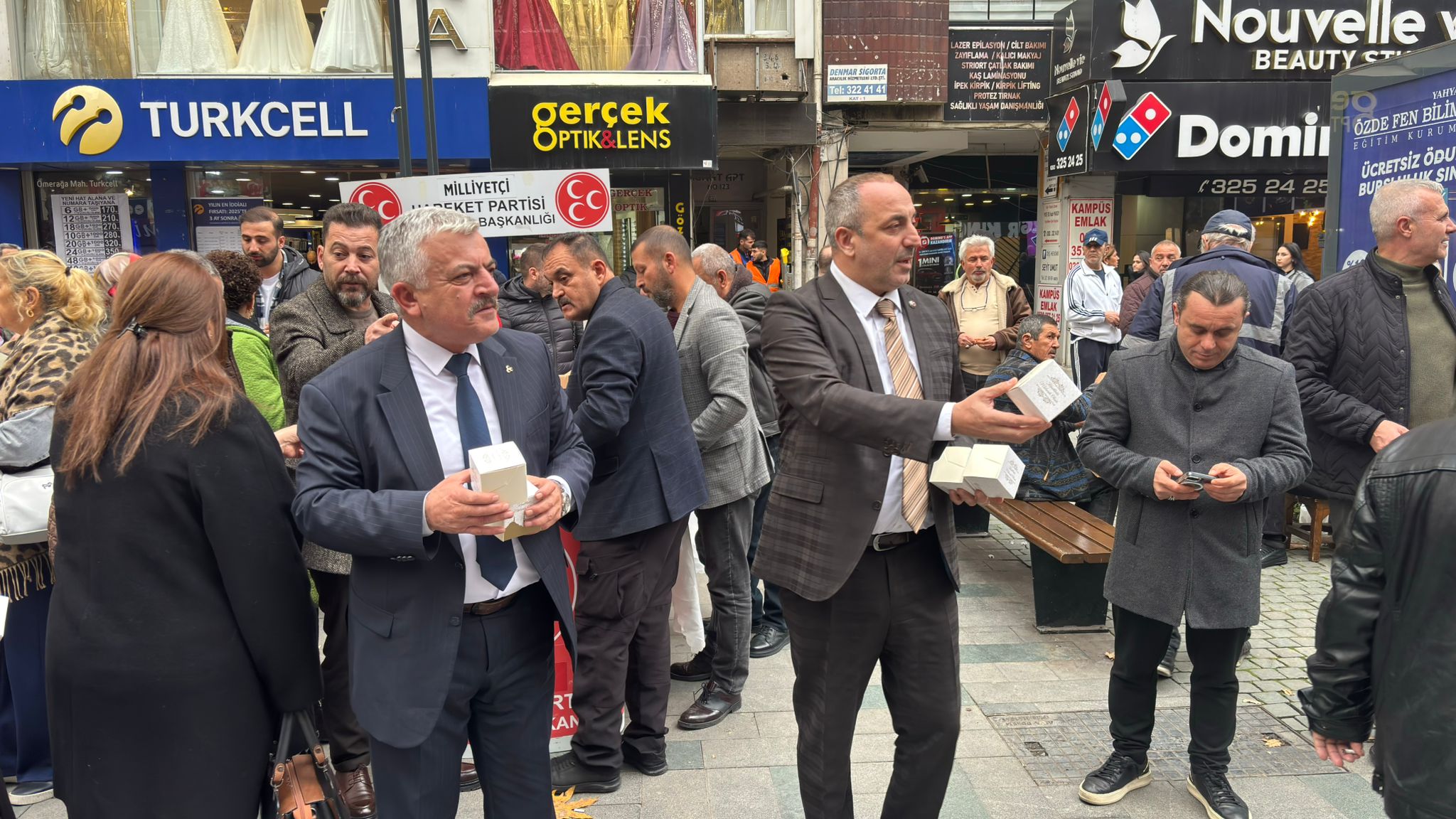 Tuncay Batı Ve İlker Kazan İzmit'te Kandil Simidi Dağıttı 3