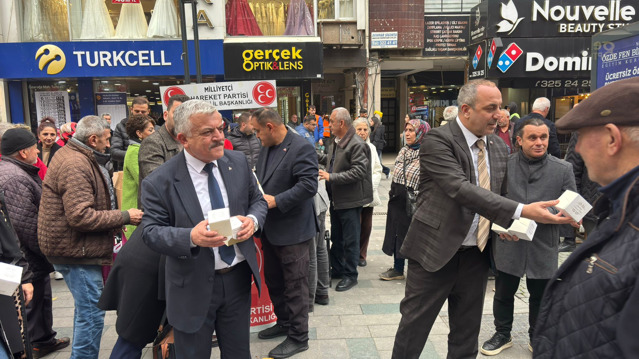 Tuncay Batı Ve İlker Kazan İzmit'te Kandil Simidi Dağıttı 4