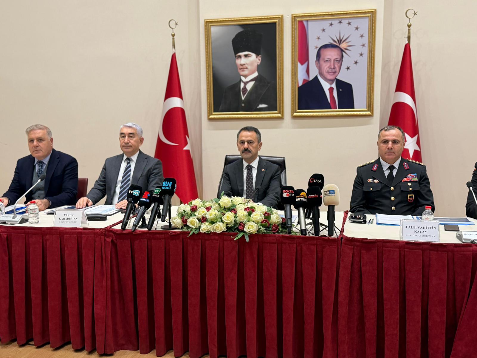 Vali Aktaş “Gemideki 25 Mürettebatı Örnek Bir Operasyonla Kurtardık” 1