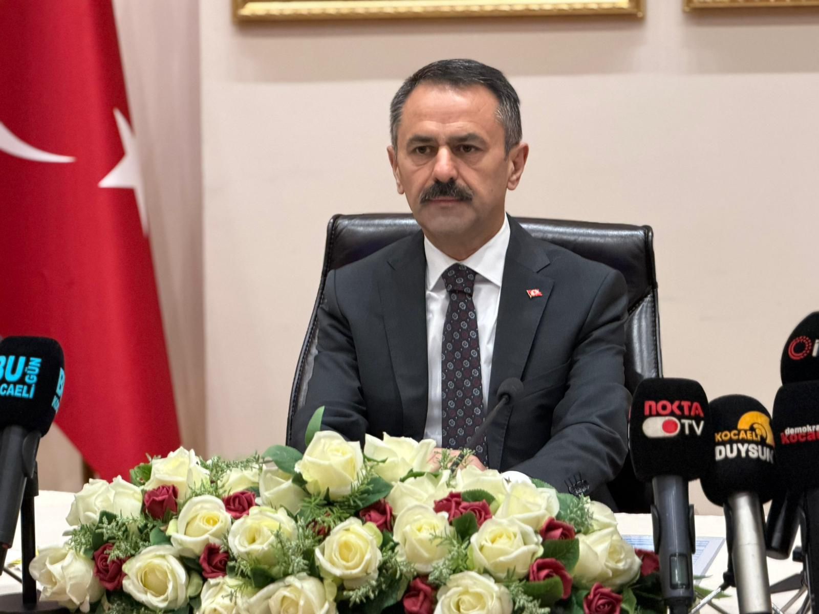 Vali Aktaş “Gemideki 25 Mürettebatı Örnek Bir Operasyonla Kurtardık” 2