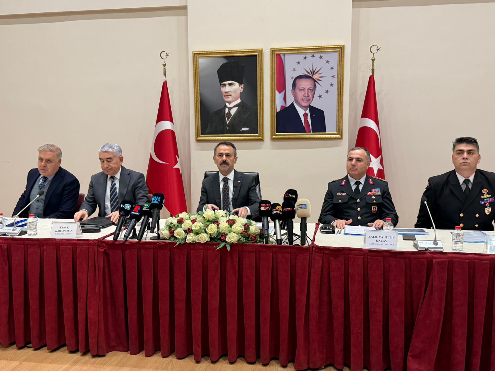 Vali Aktaş “Gemideki 25 Mürettebatı Örnek Bir Operasyonla Kurtardık” 3