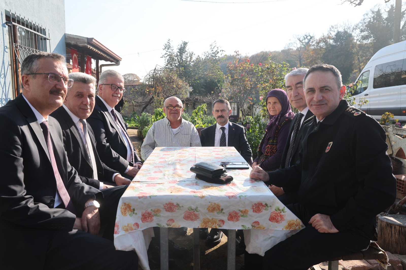 Vali Aktaş’tan Kandıra’da Şehit Ailesi Ve Gaziye Anlamlı Ziyaret (2)