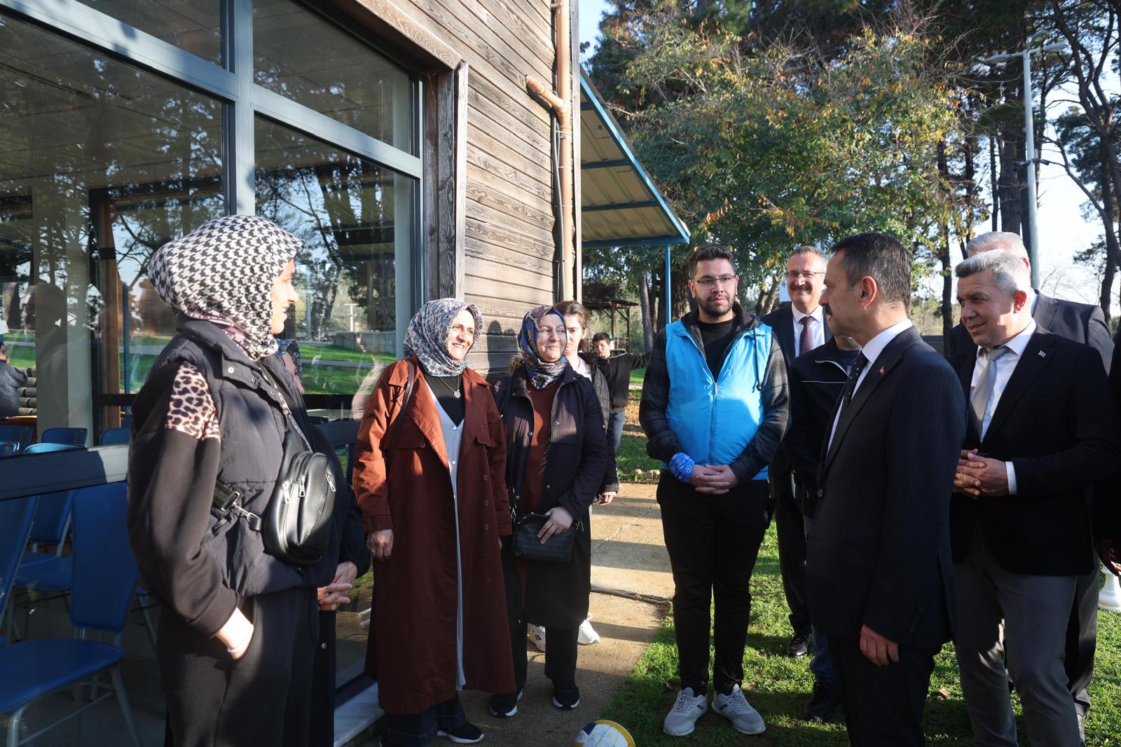 Vali Aktaş’tan Kefken Gençlik Kampı’nda Engelli Gençlere Moral Ziyareti (4)