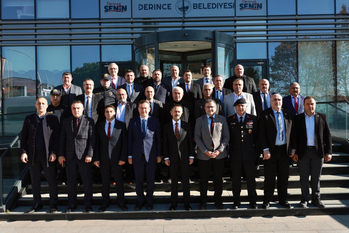 Vali İlhami Aktaş Derinceli Muhtarla Buluştu 1