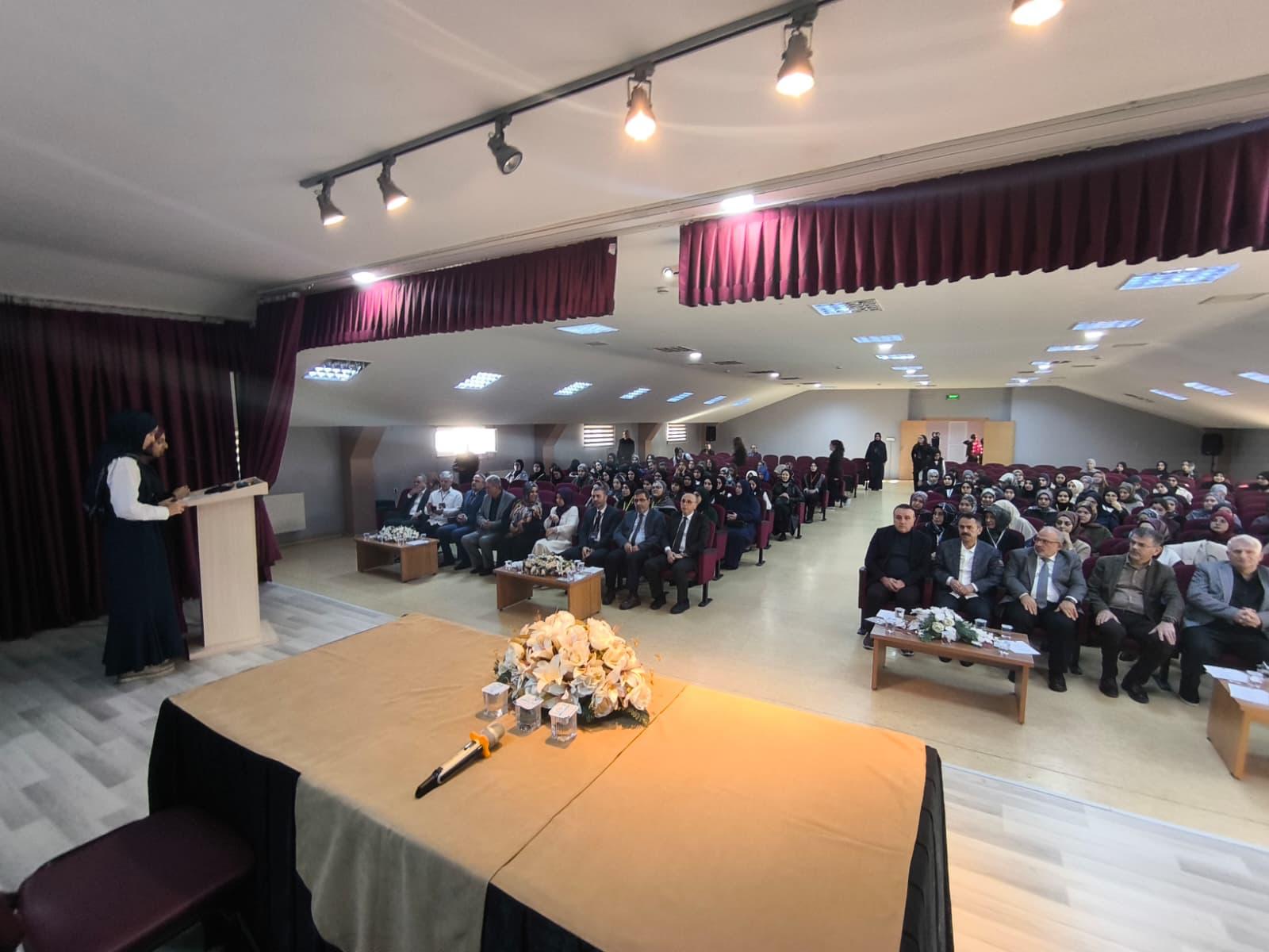 Vali İlhami Aktaş, İslami İlimler Çalıştayı Açılış Programına Katıldı 1