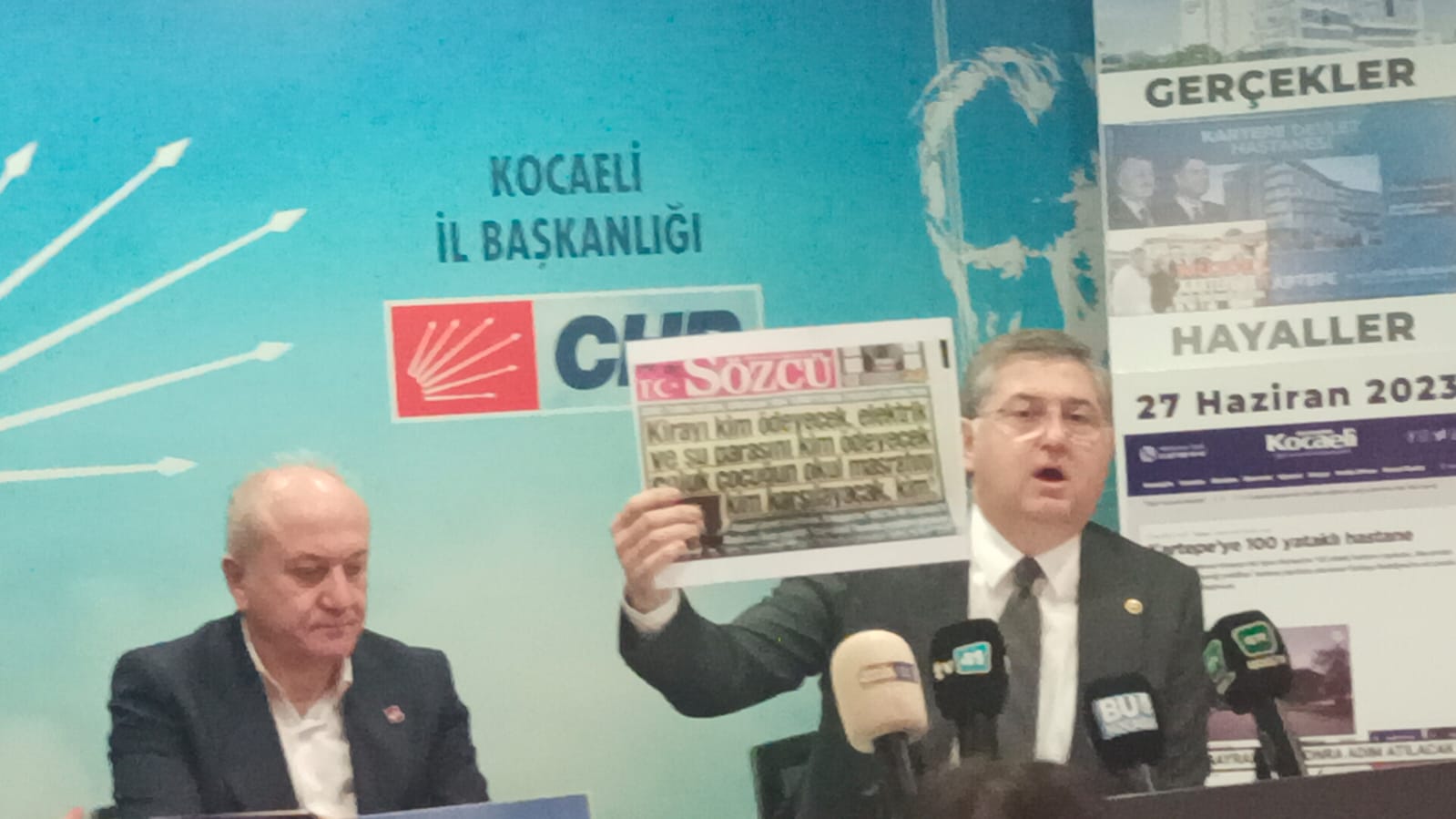 Yıldızlı Bu Vatandaş Nasıl Geçinecek 3