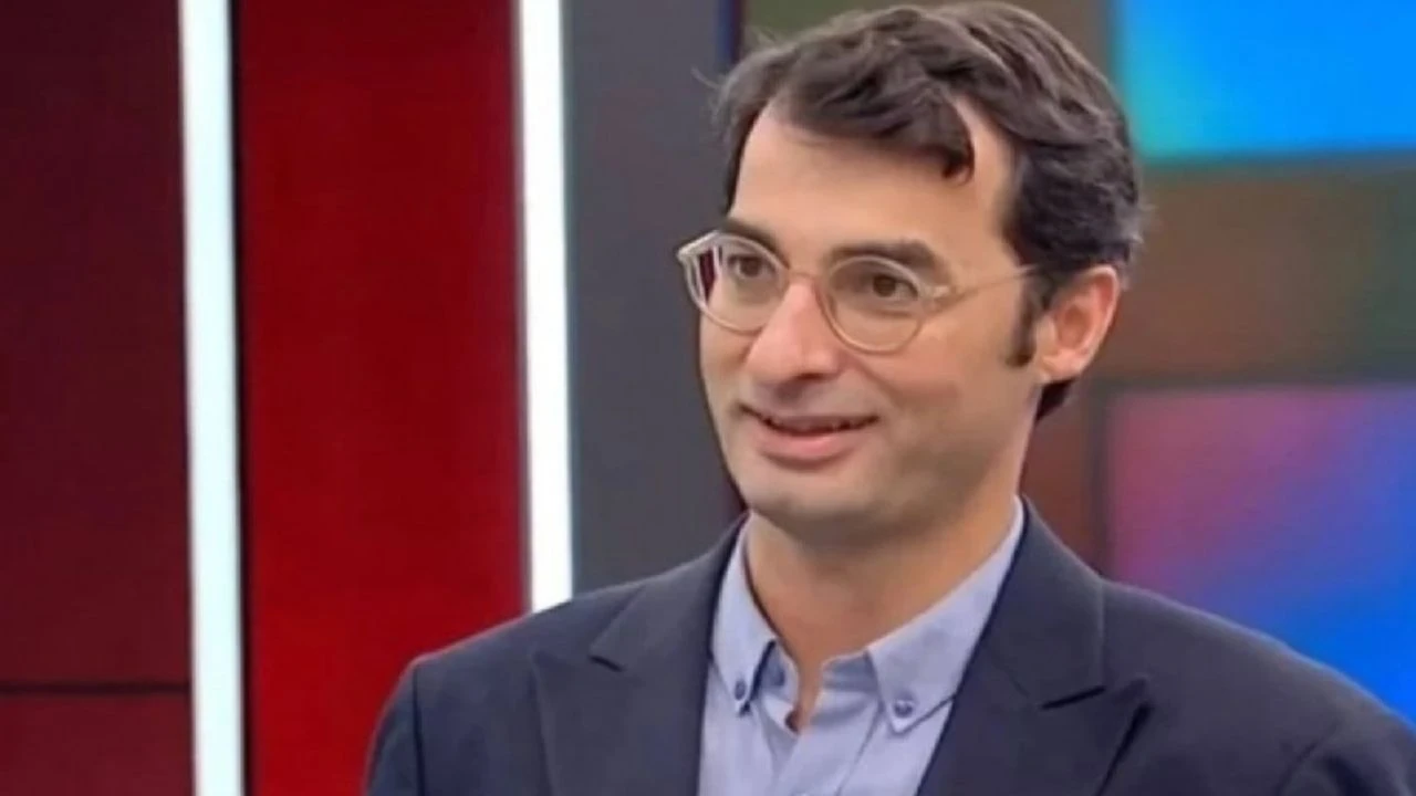 Youtube’daki Bir Programda, Uyuşturucu Operasyonlarıyla Gündeme Gelen “Kütüphane” Adlı Mekâna Geçmişte Yapılan Bir Baskında Polislerin Içeride Bir Savcıyla Karşılaştığını Iddia Eden Gazeteci Barış Terkoğlu, “Halkı Yan