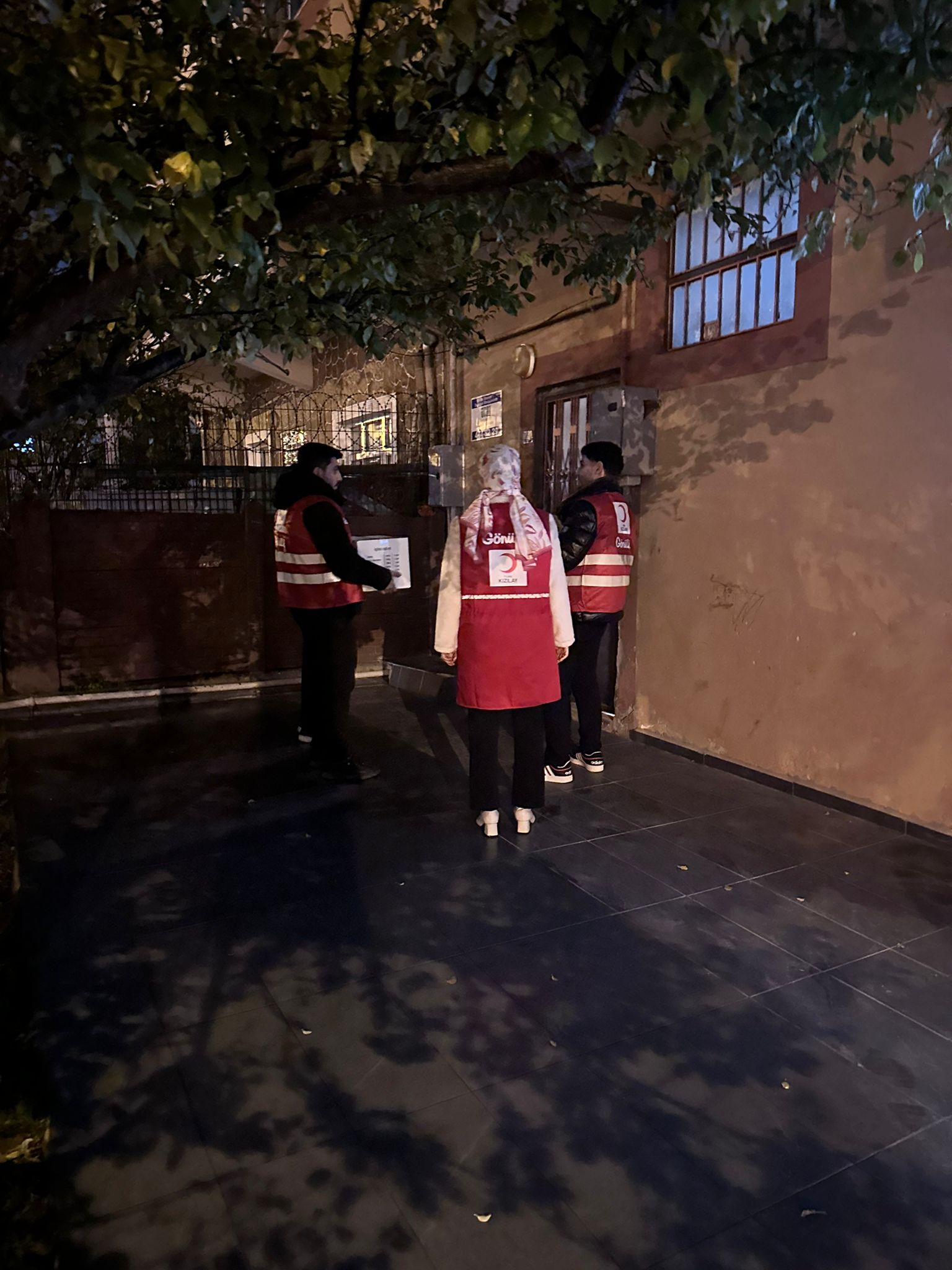 Yüzlerce Ailenin Kapısını Çaldı (4)