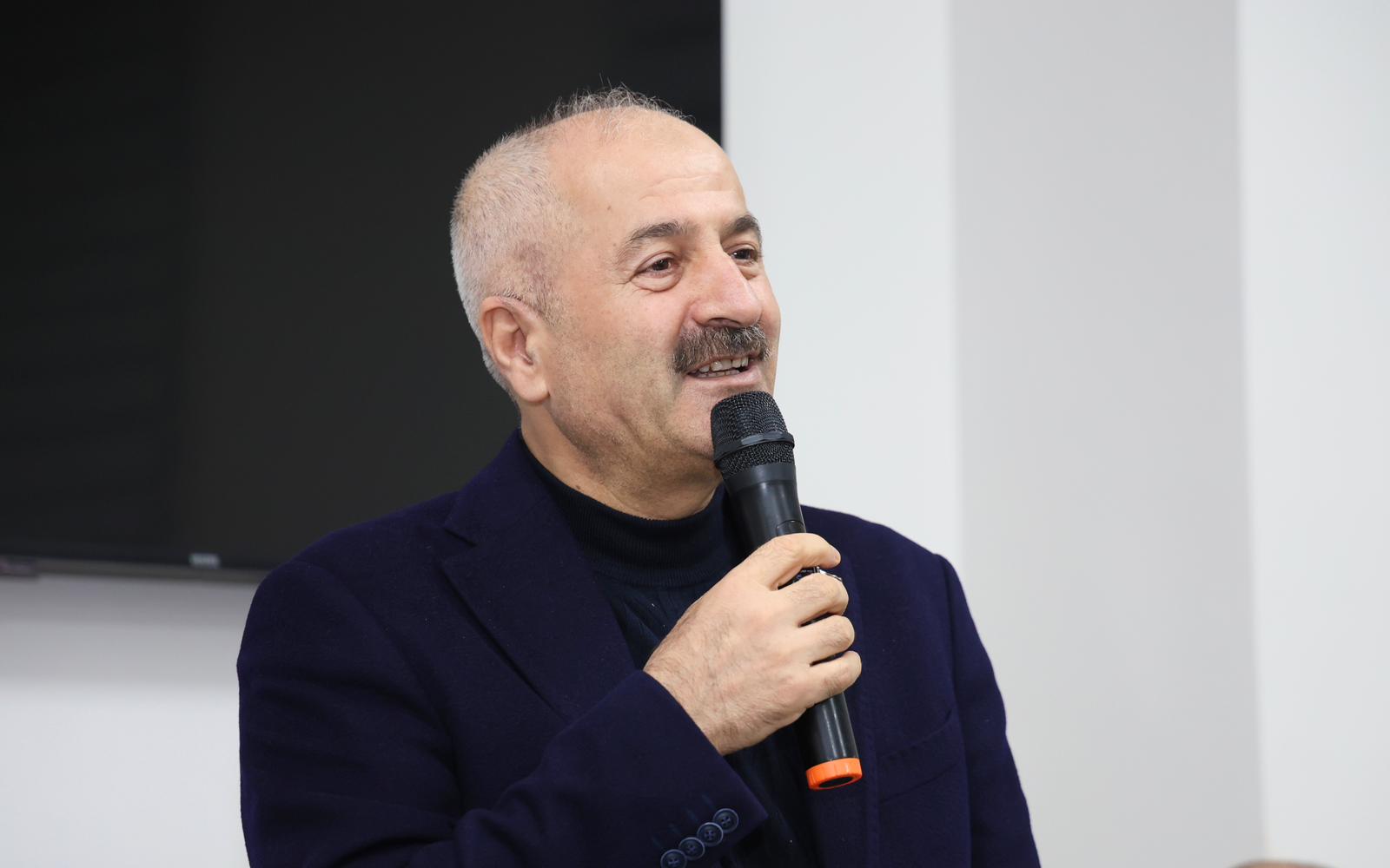 Zinnur Büyükgöz, Beylikbağıspor’un Genç Sporcularıyla Buluştu 1