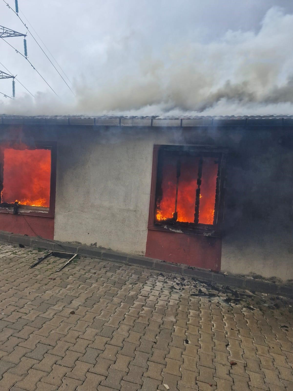 186 Evin Çatısını Uçurdu (1)-1