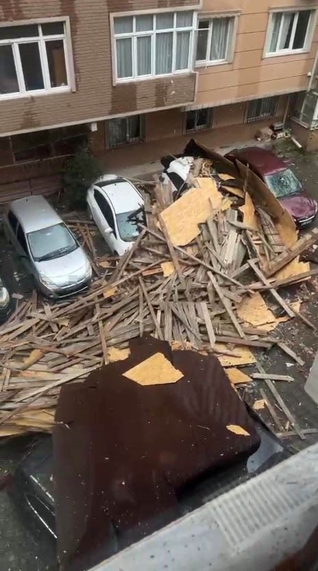 186 Evin Çatısını Uçurdu (5)