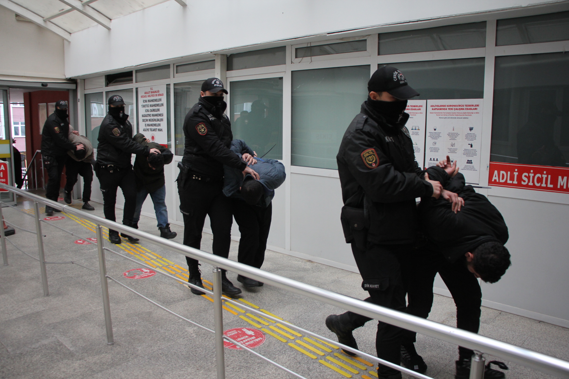 30 Zanlı Adliyeye Sevk Edildi (6)