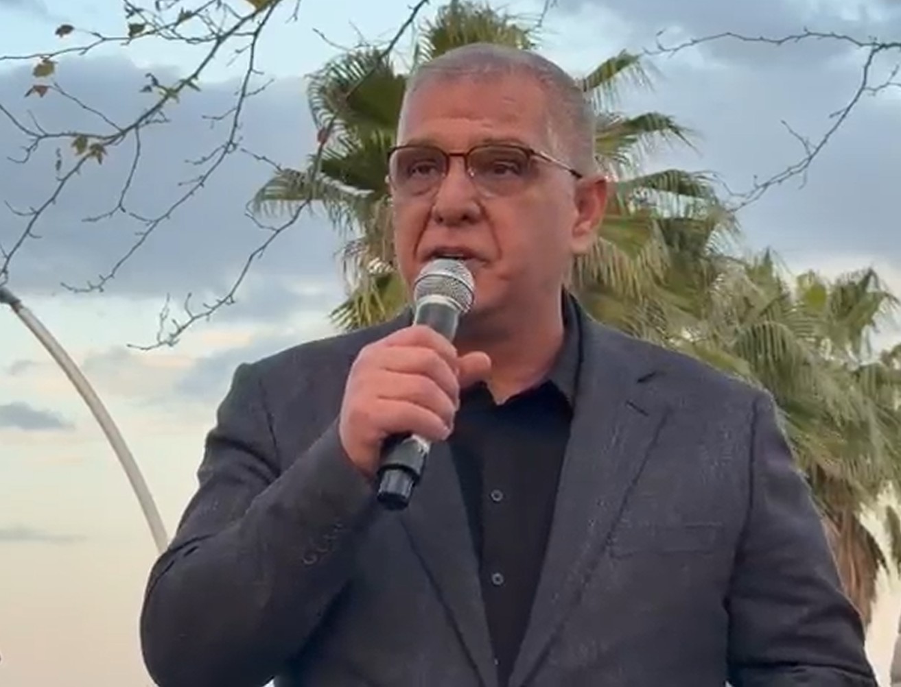 Alaaddin Sarı Ve Yöneticilere Yönelik Suikast Girişimi Iddiasının Ardından Lastik İş Üyeleri, Sendika Önünde Bir Araya Gelerek Destek Açıklamasında Bulundu (1)-1