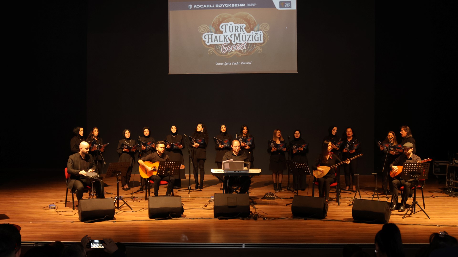 Anne Şehir Kadın Korosu’ndan Türk Halk Müziği Ziyafeti 1