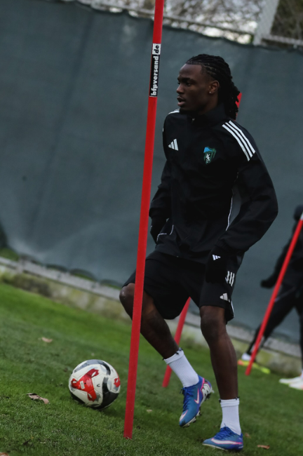 Antrenmanlarını Sürdürdü (4)