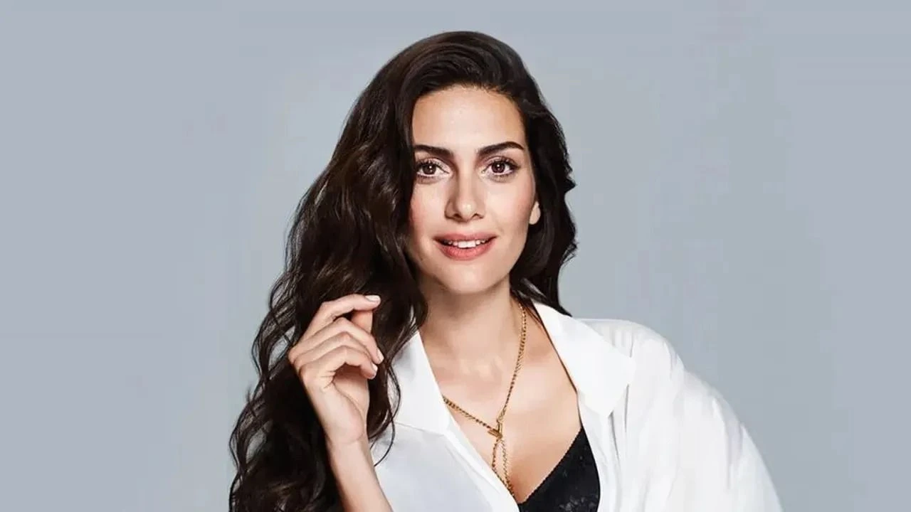 Berguzar Korel 1