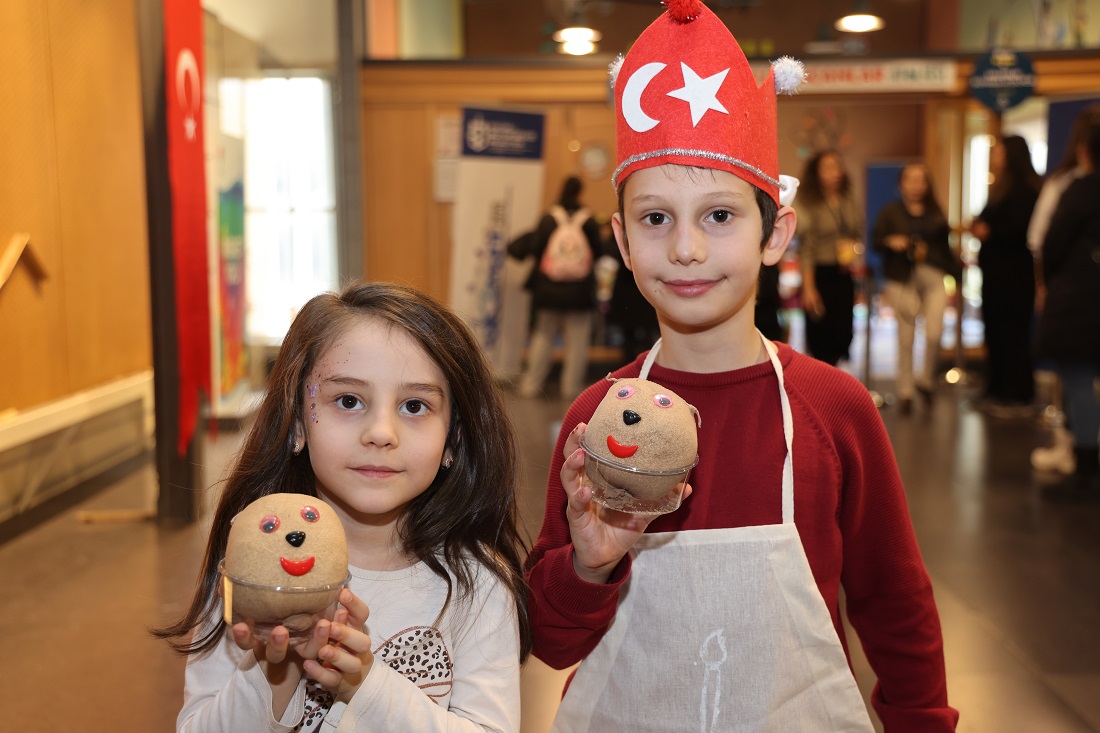 Bu Stantlar Okula Bi' Mola'ya Renk Kattı (7)-1