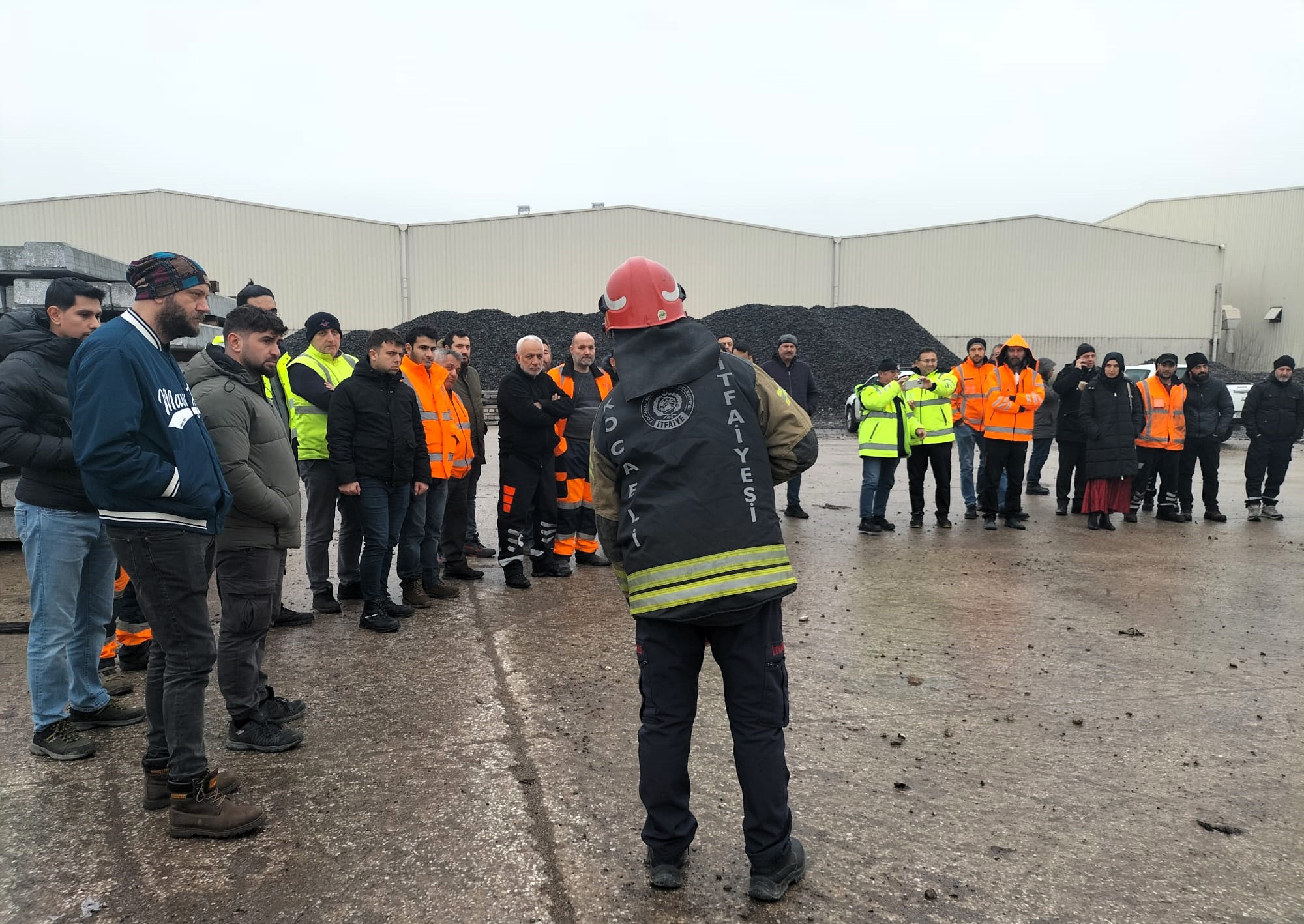 Büyükşehir İtfaiyesi'nden Tcdd'ye Yangın Eğitimi (1)